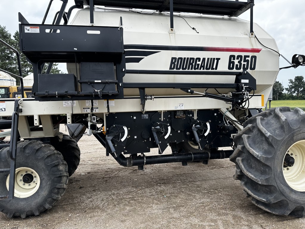 2005 Bourgault 5710-47 Air Drill