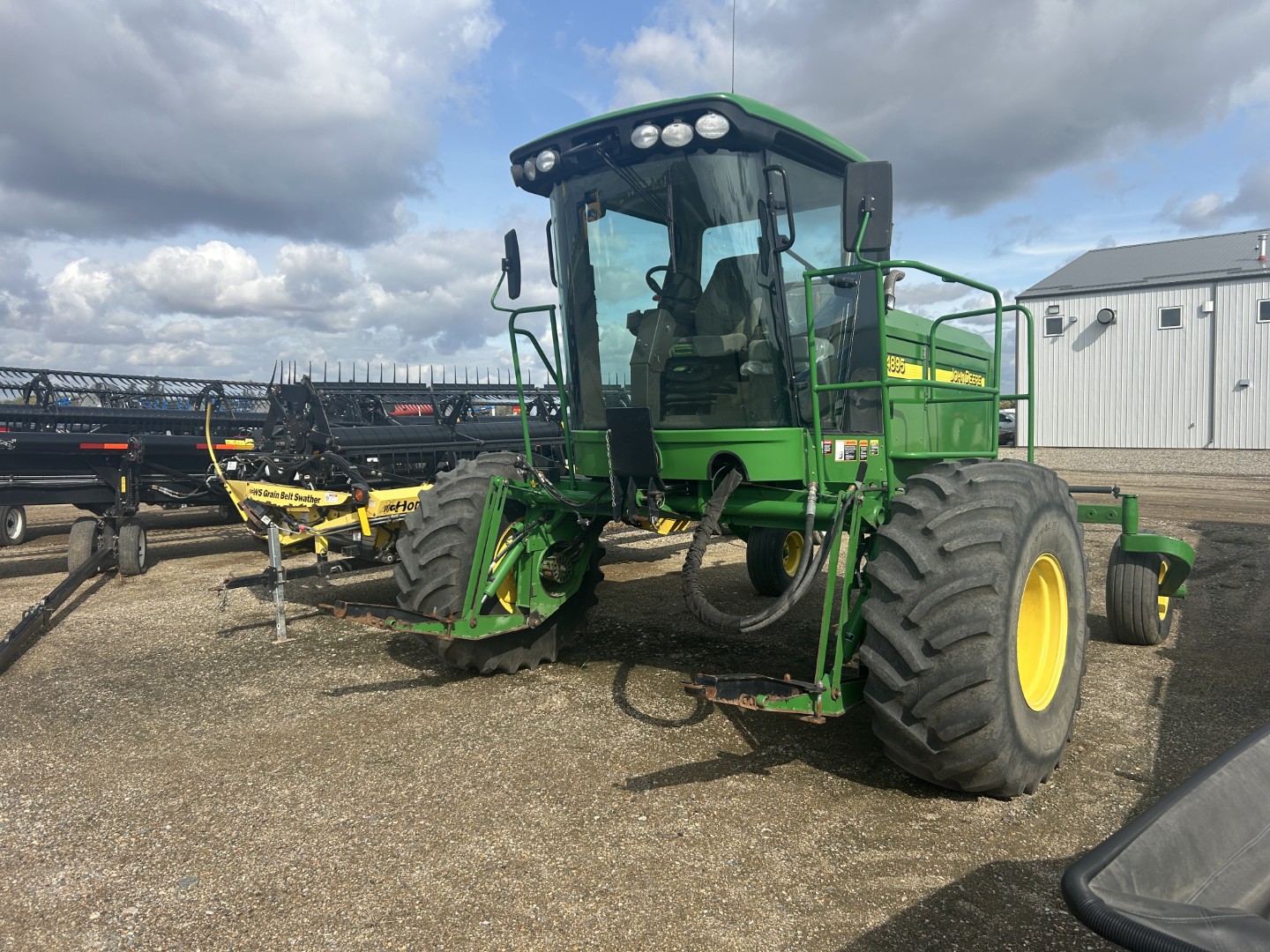 2008 John Deere 4895 Windrower