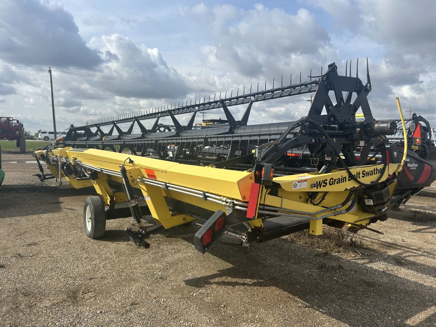 2008 John Deere 4895 Windrower