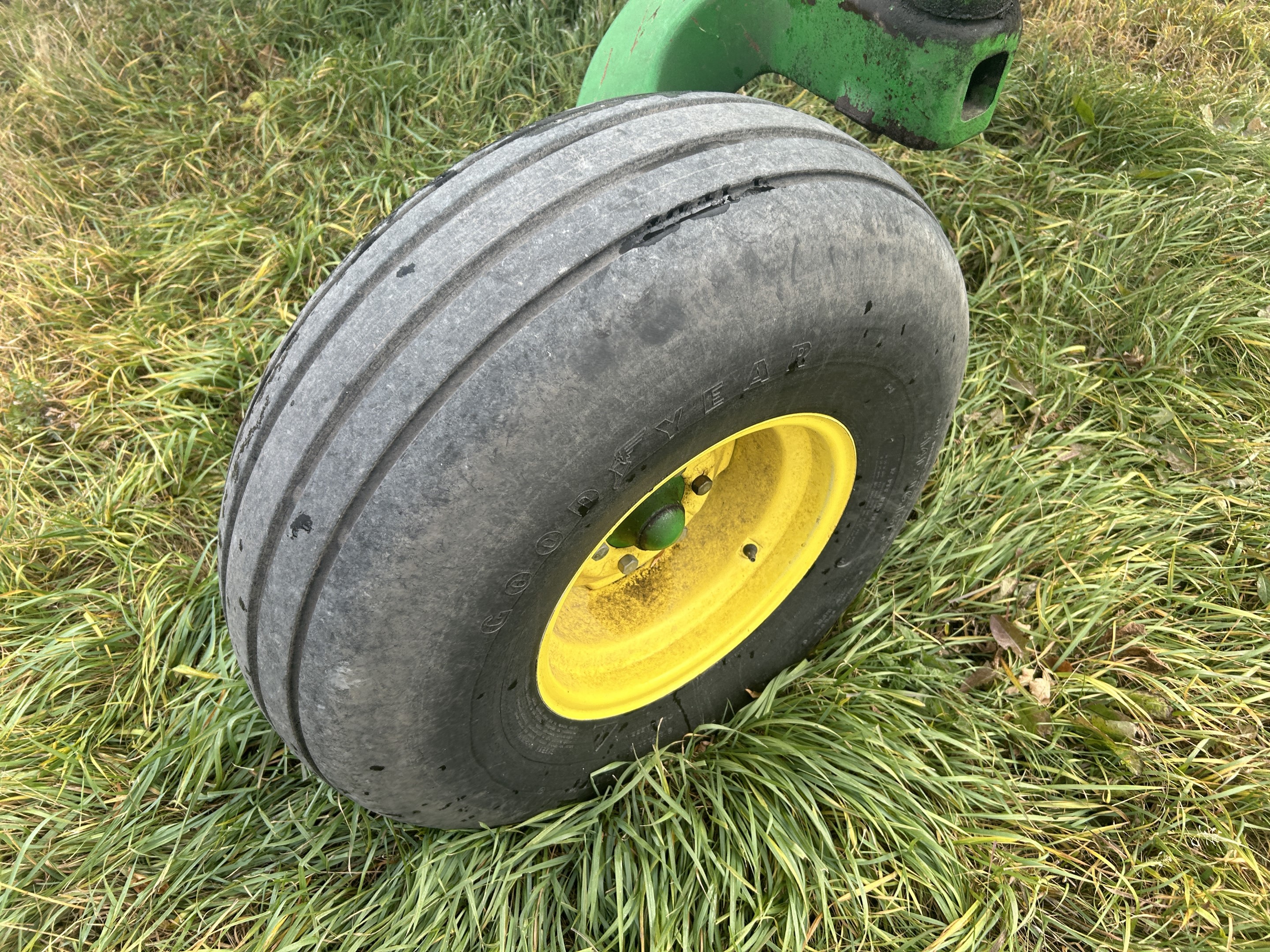 2008 John Deere 4895 Windrower