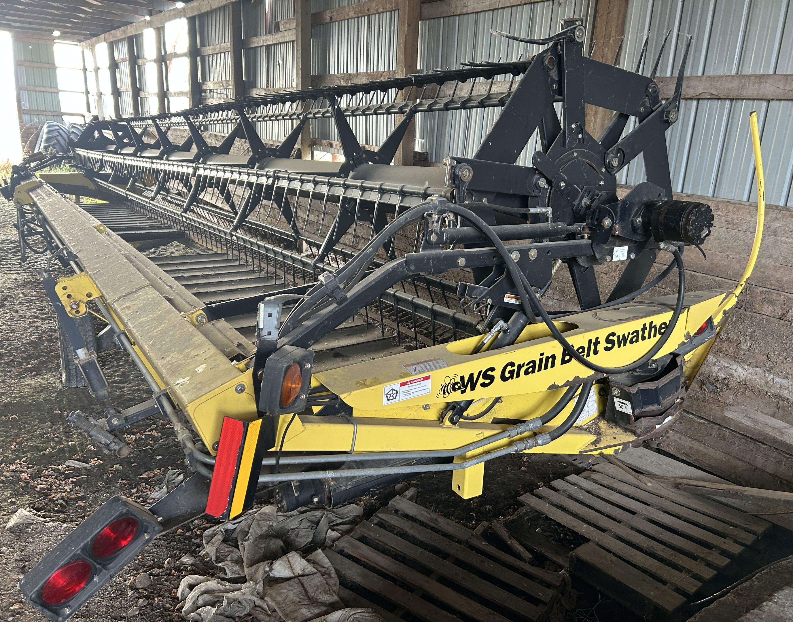 2008 John Deere 4895 Windrower