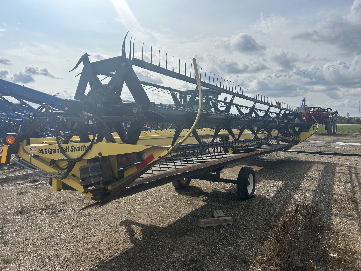 2008 John Deere 4895 Windrower