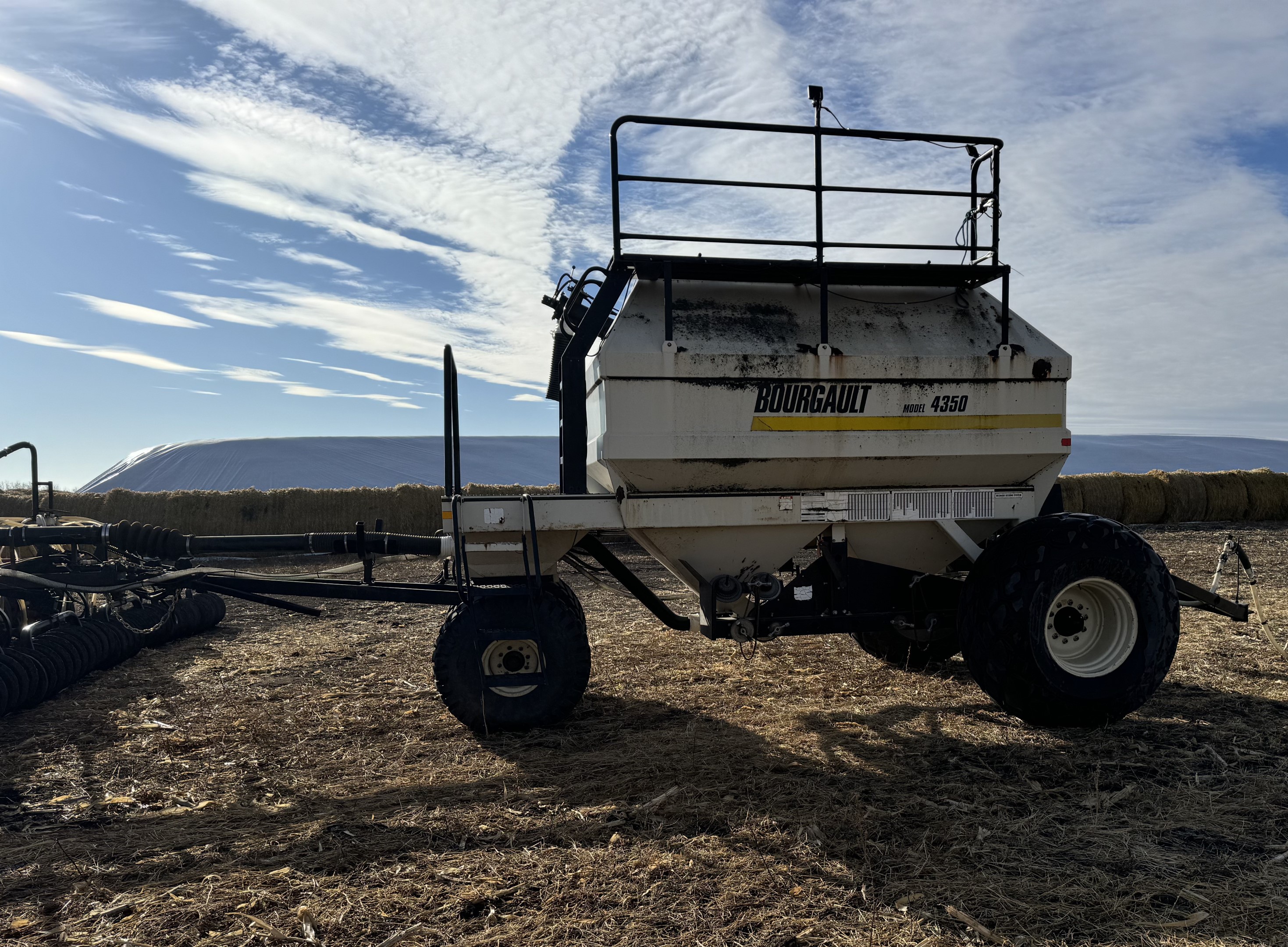 1996 Bourgault 8800 Air Seeder