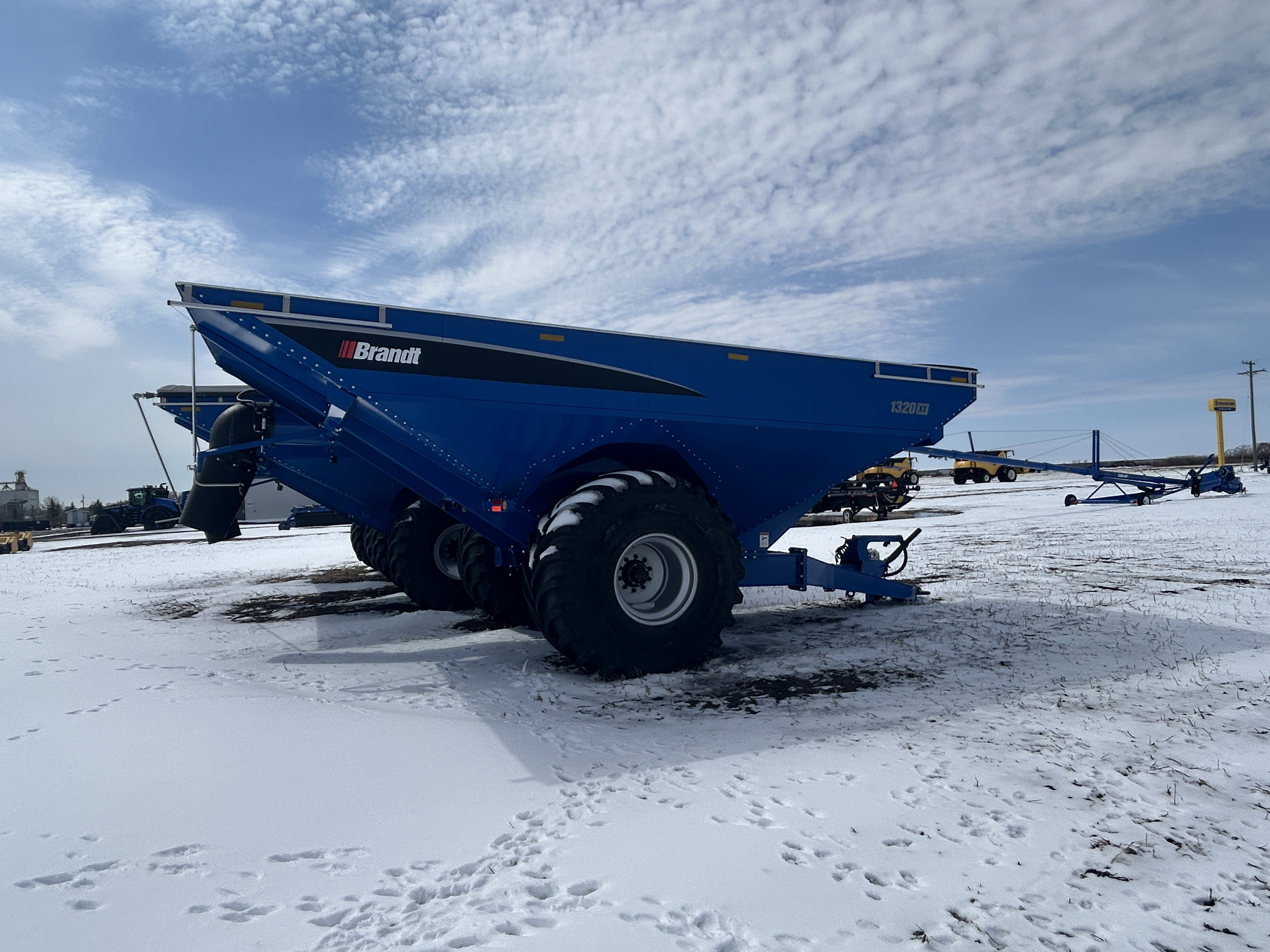 2023 Brandt 1320XT Grain Cart