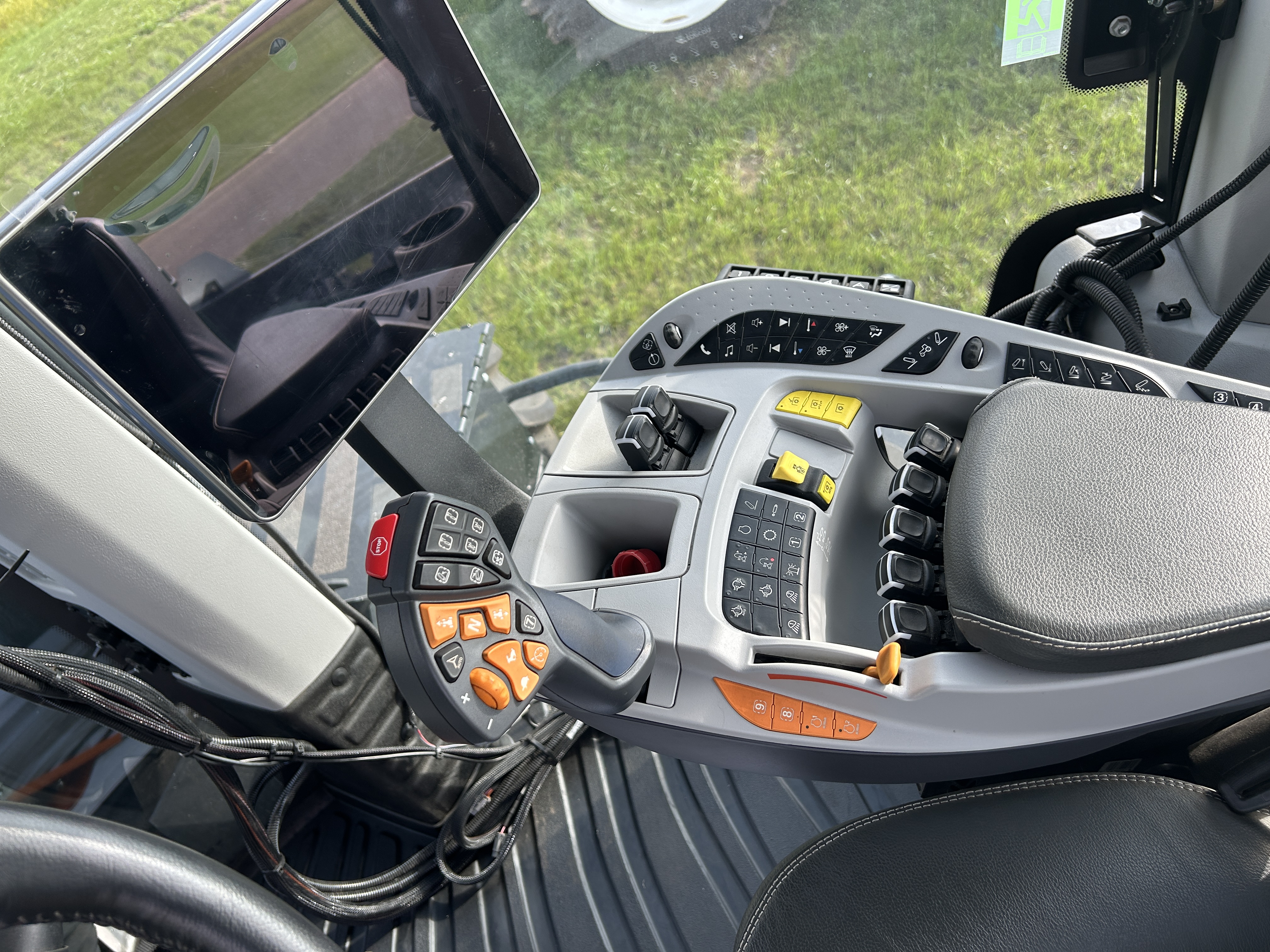 2024 New Holland T9.700 PLMI Tractor 4WD