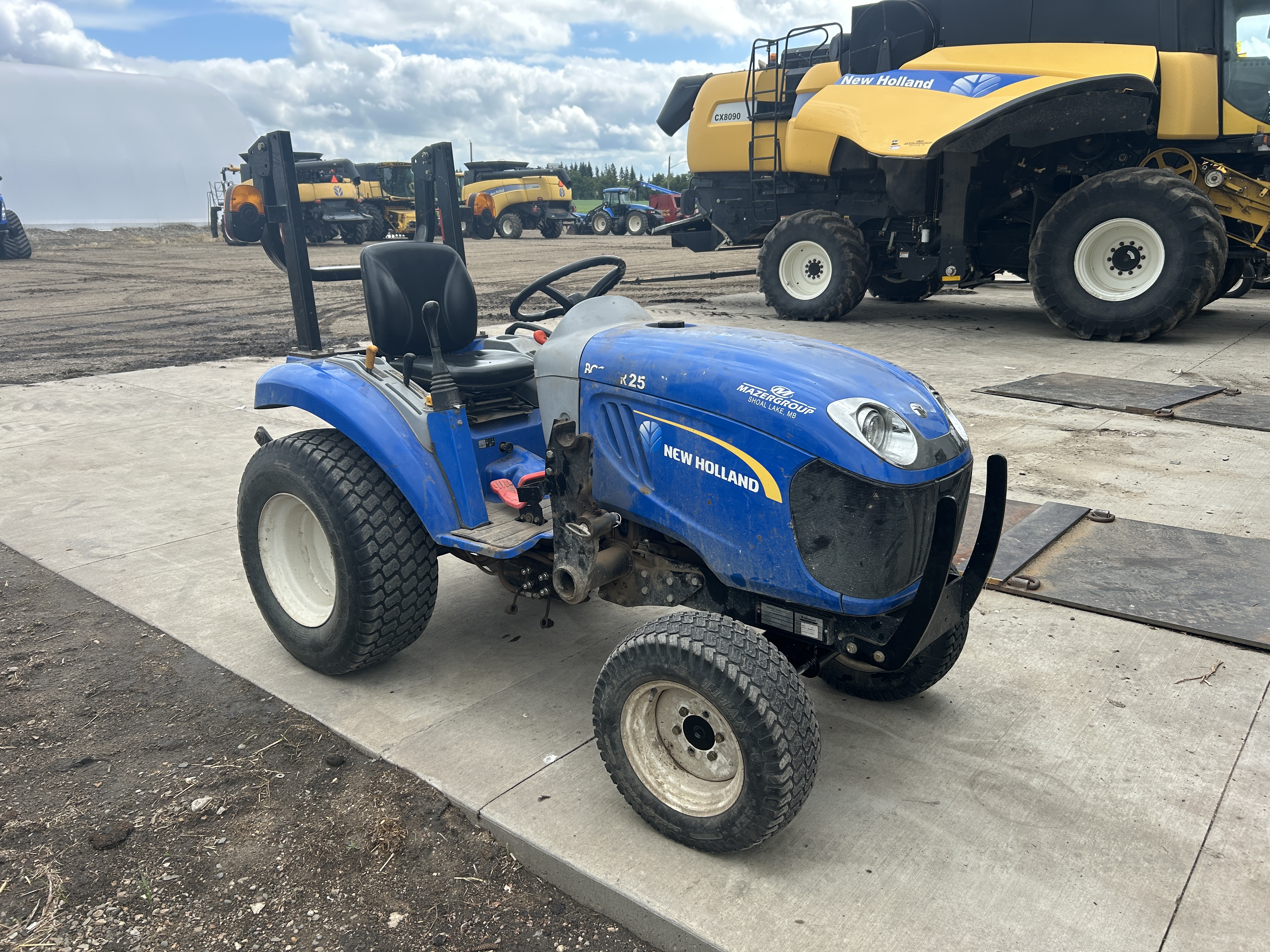 2012 New Holland BOOMER 25 Tractor Compact