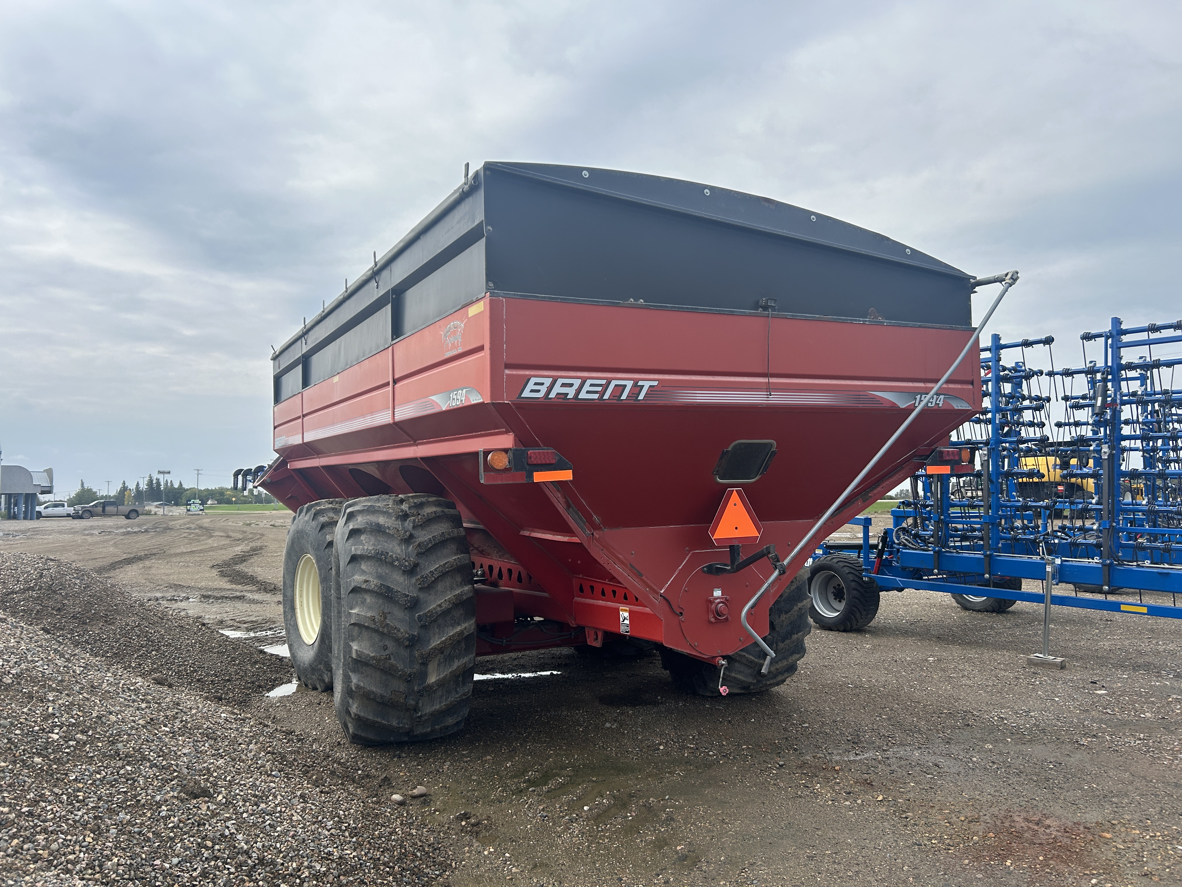 2012 Unverferth BRENT 1594 Grain Cart