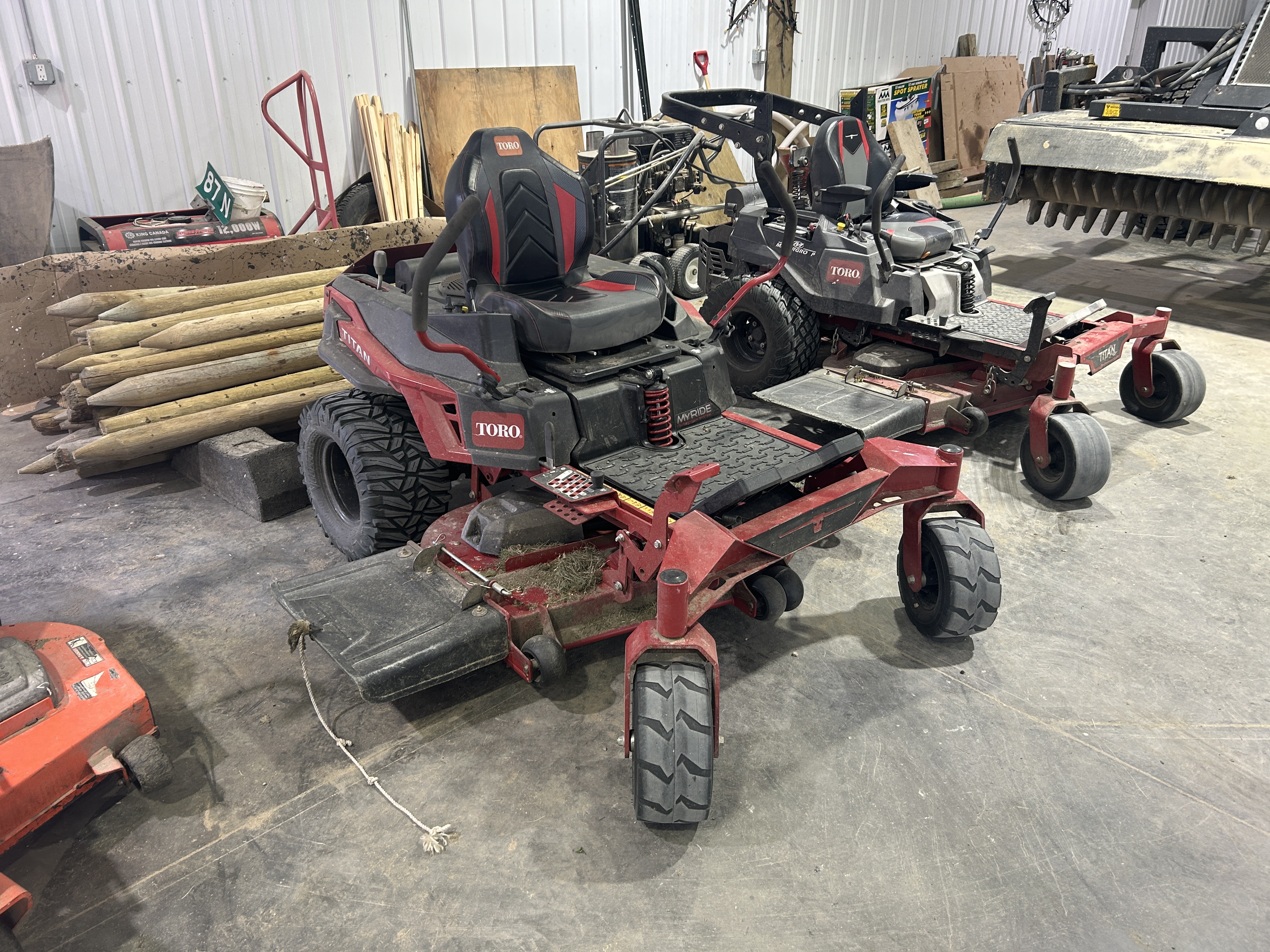 2024 Toro TITAN Mower/Zero Turn