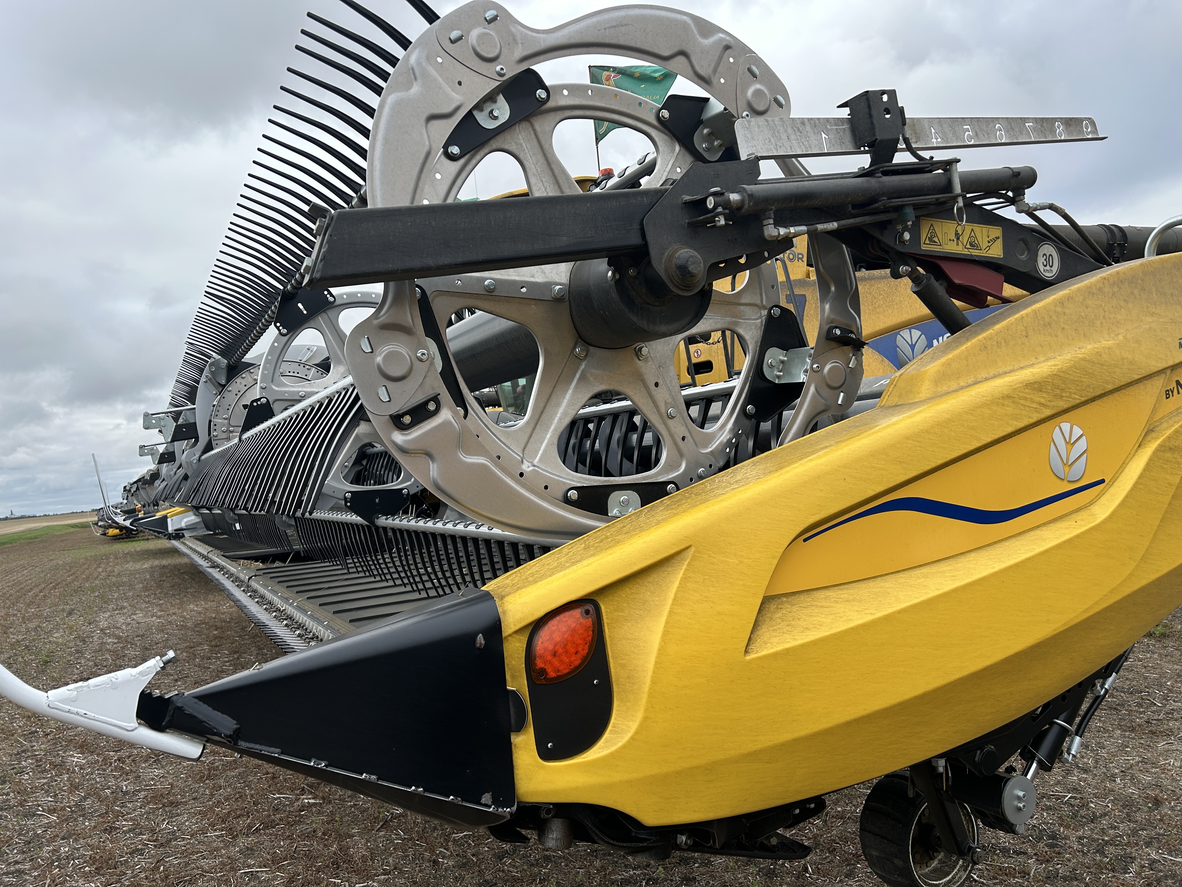 2023 MacDon FD240 Header Draper Flex