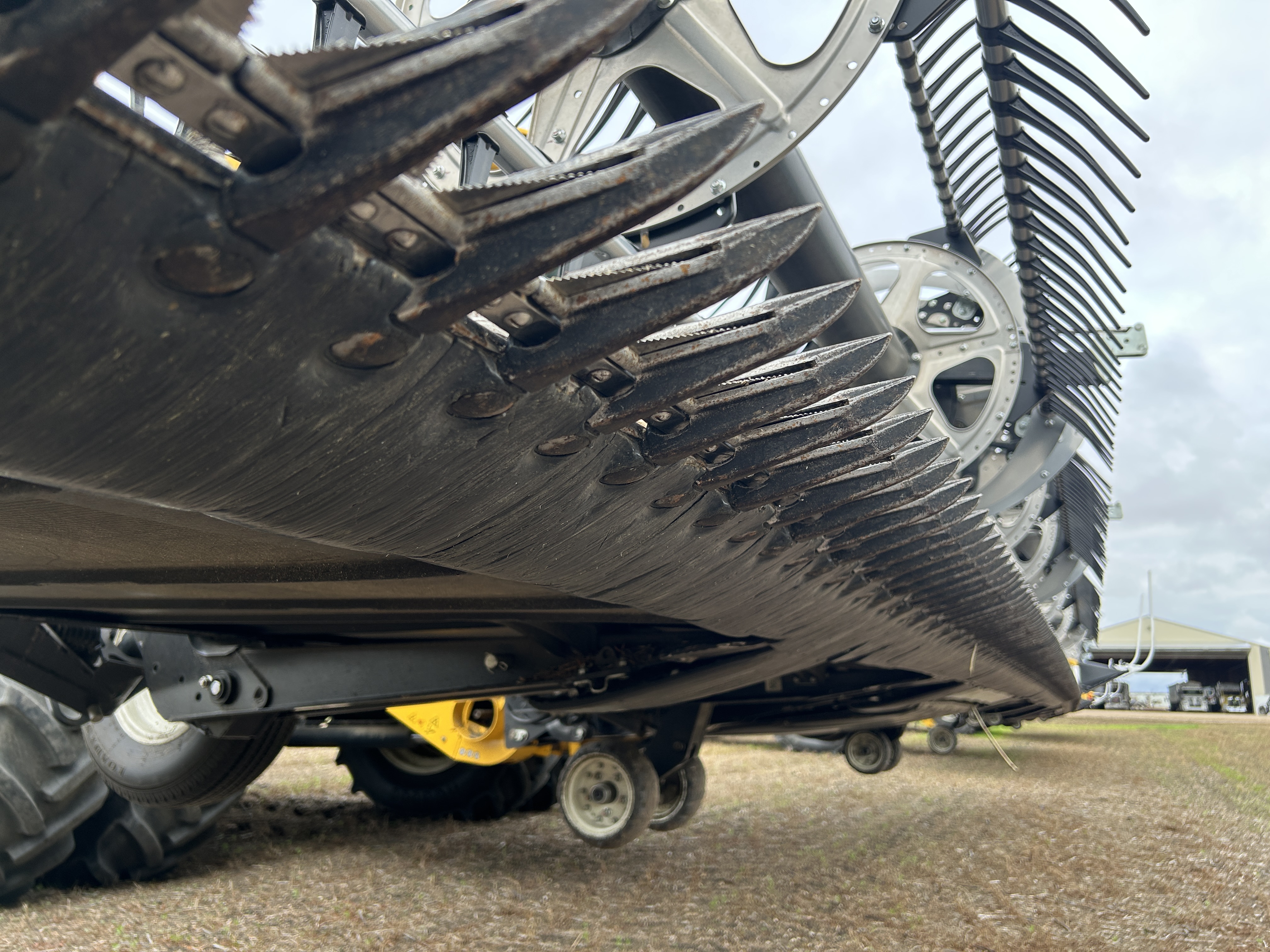 2023 MacDon FD240 Header Draper Flex