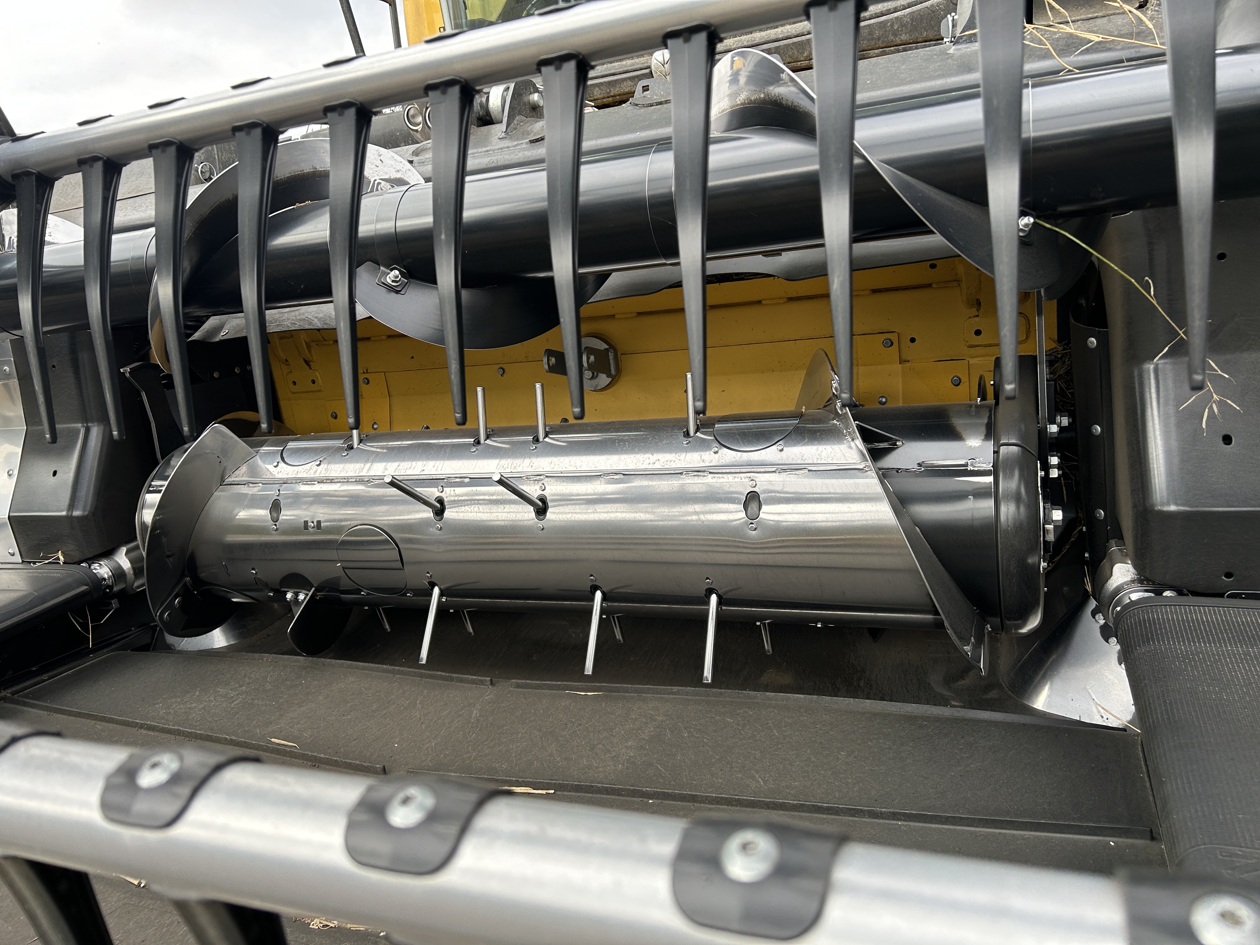 2023 MacDon FD240 Header Draper Flex