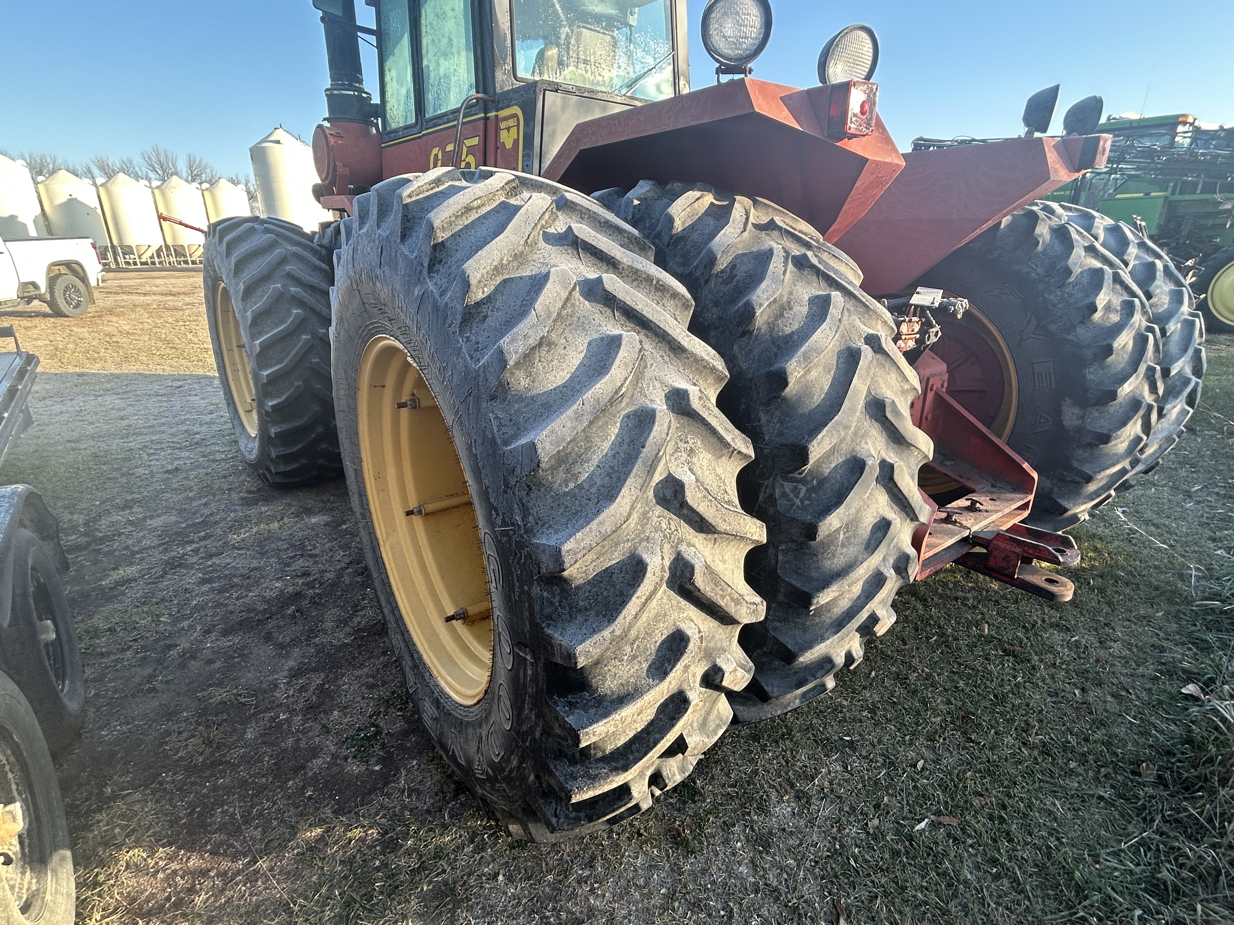 1981 Versatile 875 Tractor 4WD