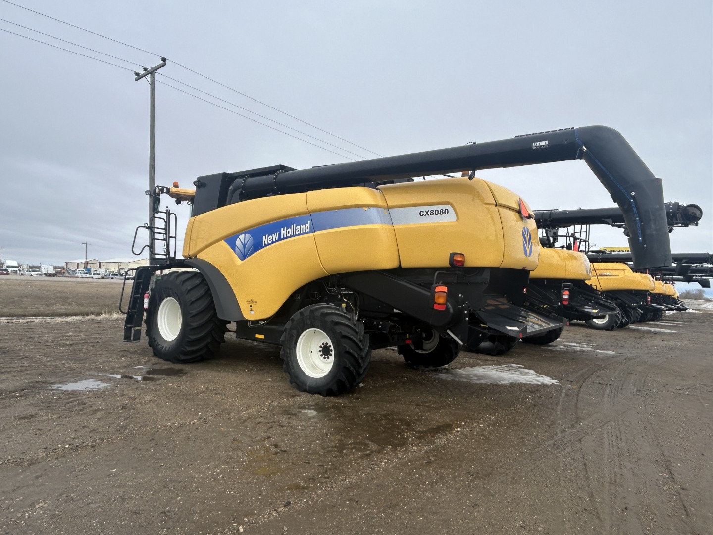 2011 New Holland CX8080 Combine
