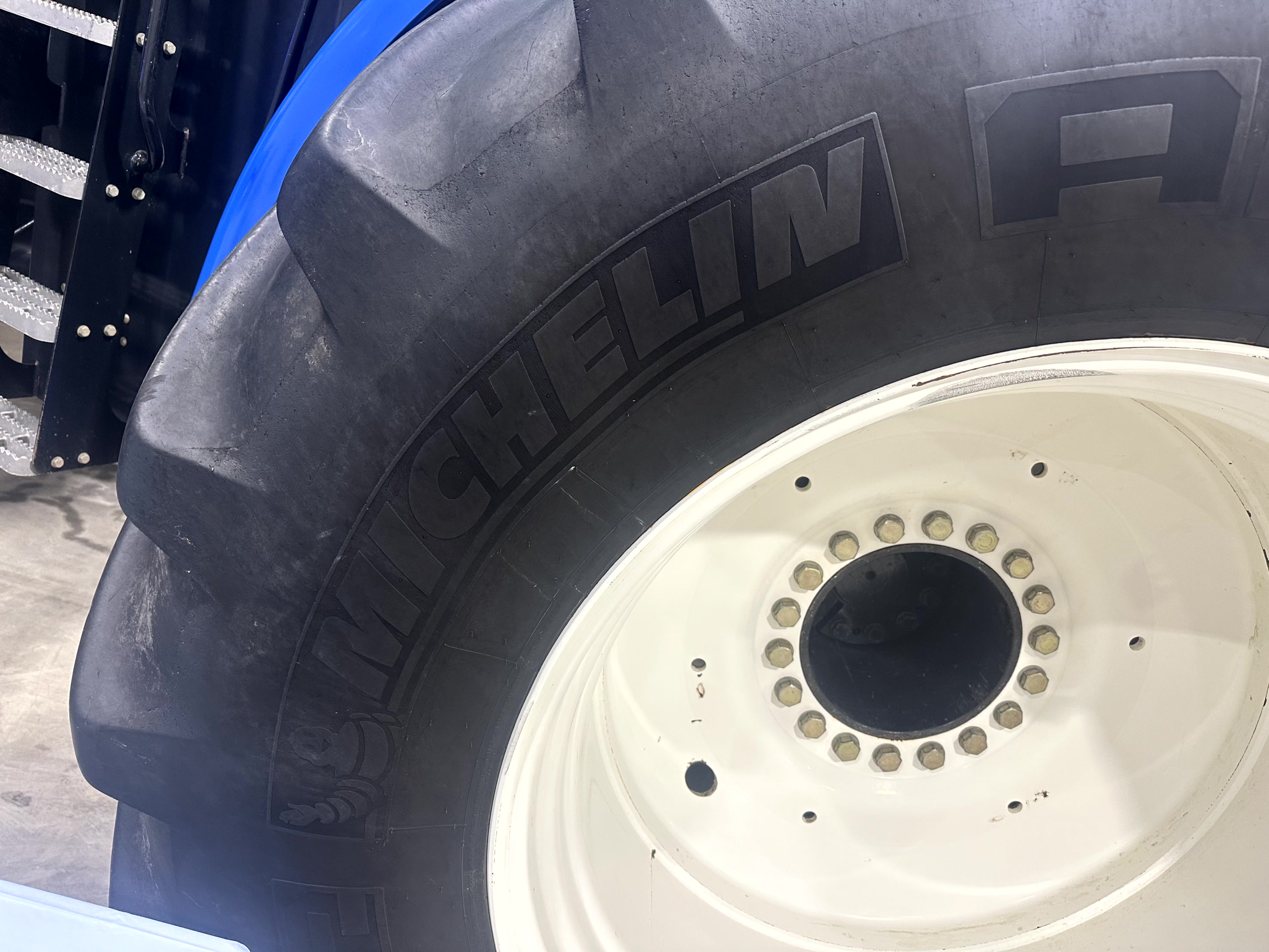 2014 New Holland T9.700 Tractor 4WD