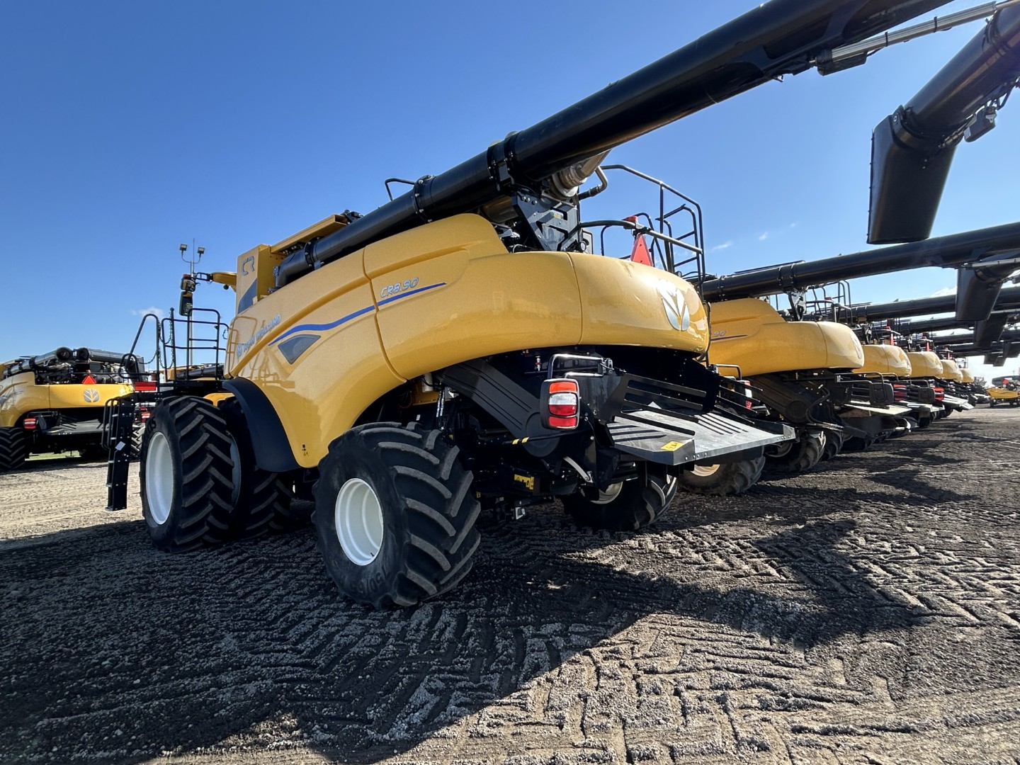 2024 New Holland CR8.90Z Combine