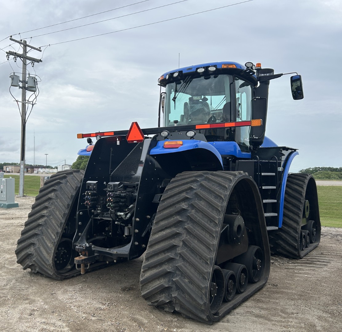 2022 New Holland T9.645 Tractor Rubber Track