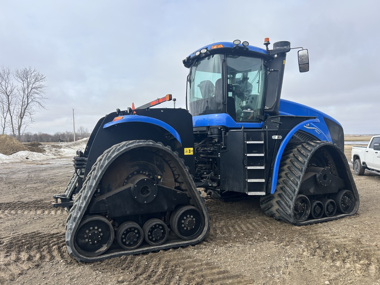 2022 New Holland T9.645 Tractor Rubber Track