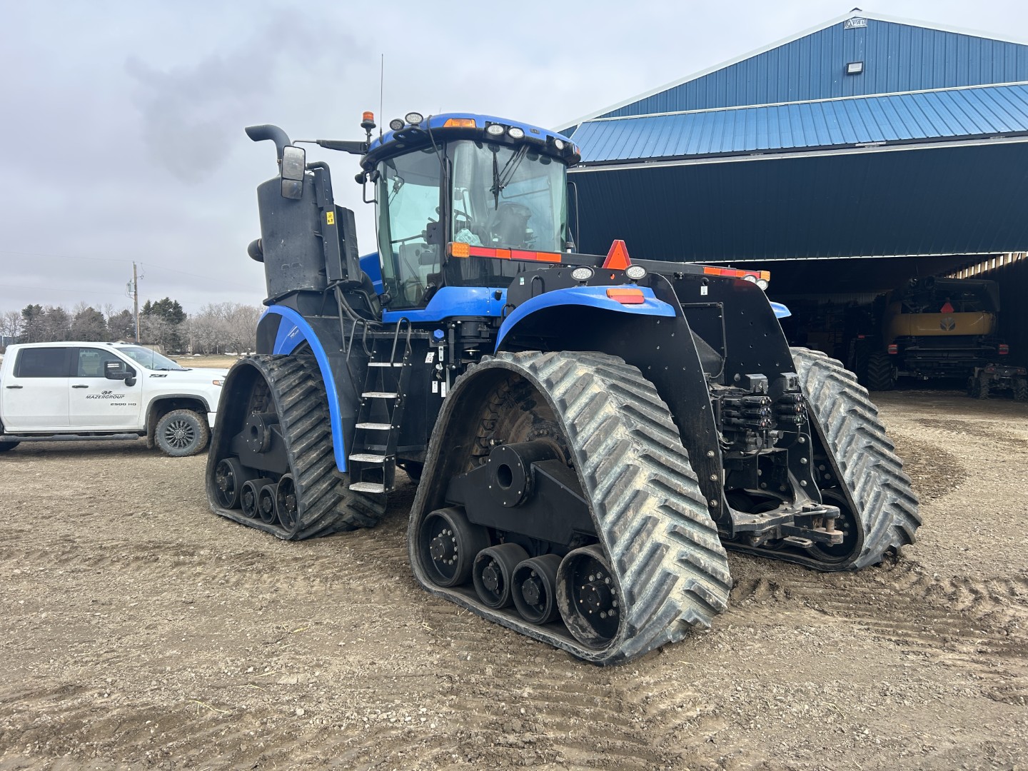 2022 New Holland T9.645 Tractor Rubber Track