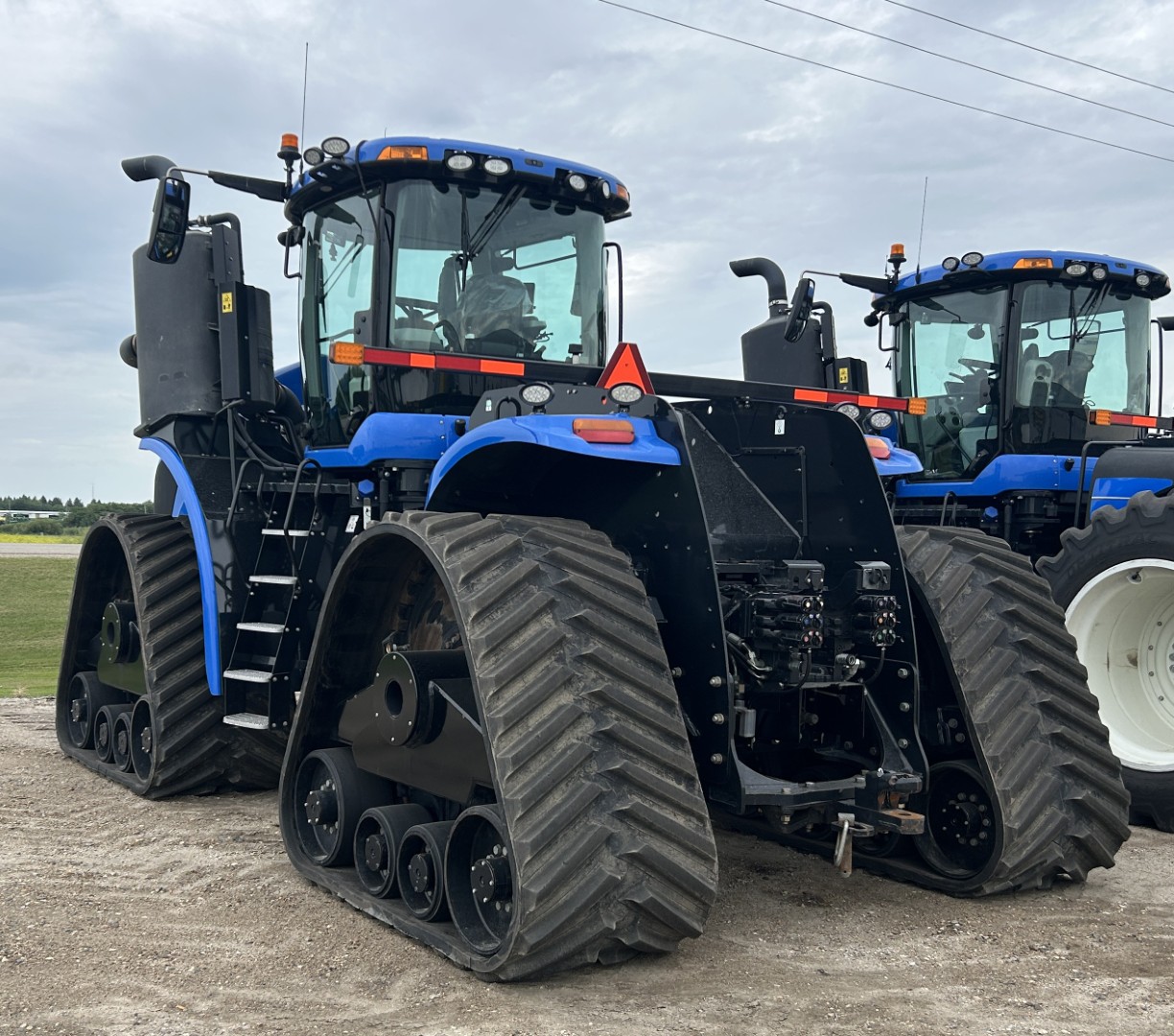 2022 New Holland T9.645 Tractor Rubber Track