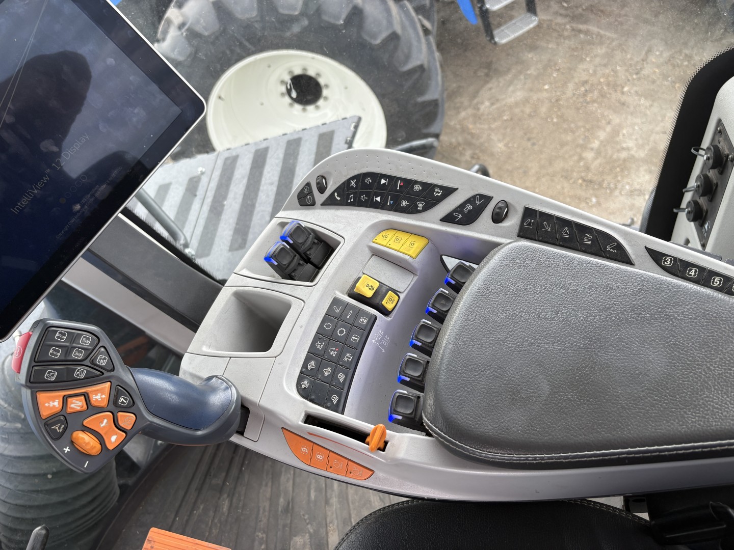 2022 New Holland T9.645HD Tractor 4WD