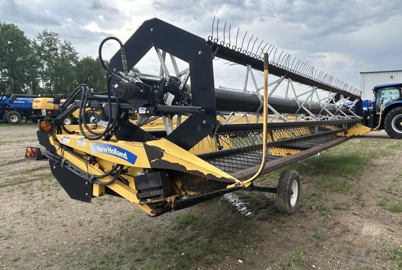2012 New Holland 30W Header Forage