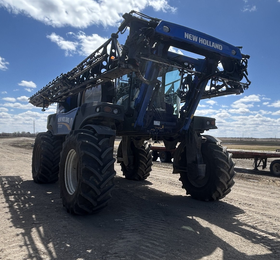 2021 New Holland SP.370F Sprayer/High Clearance
