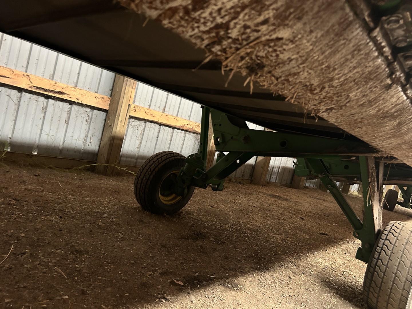 2011 John Deere 635D Header Draper