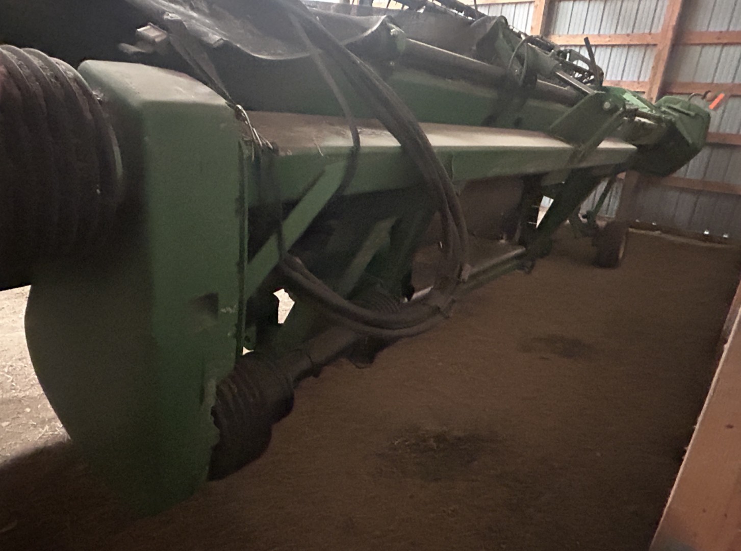 2011 John Deere 635D Header Draper