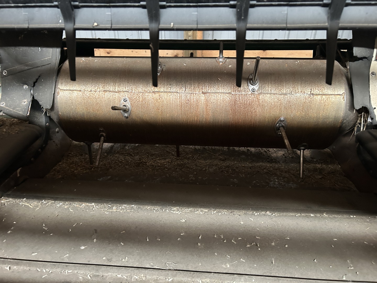 2011 John Deere 635D Header Draper