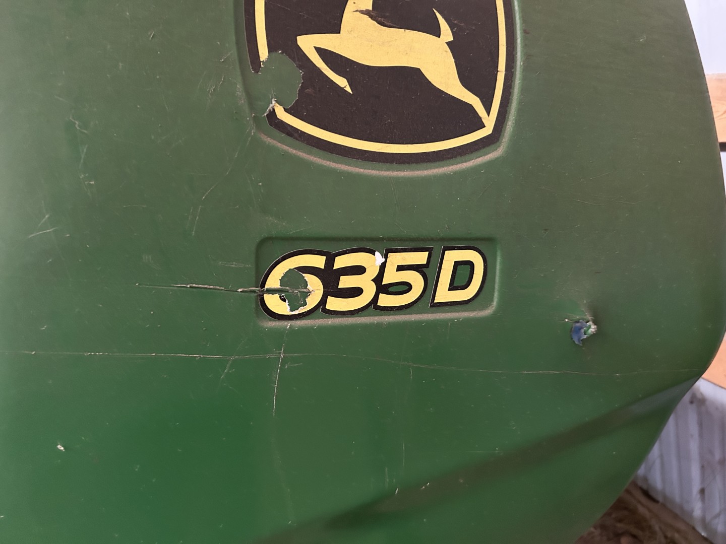 2011 John Deere 635D Header Draper