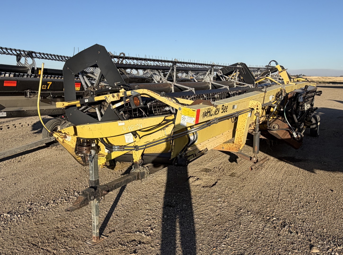 1998 Honey Bee HB36 Header Draper