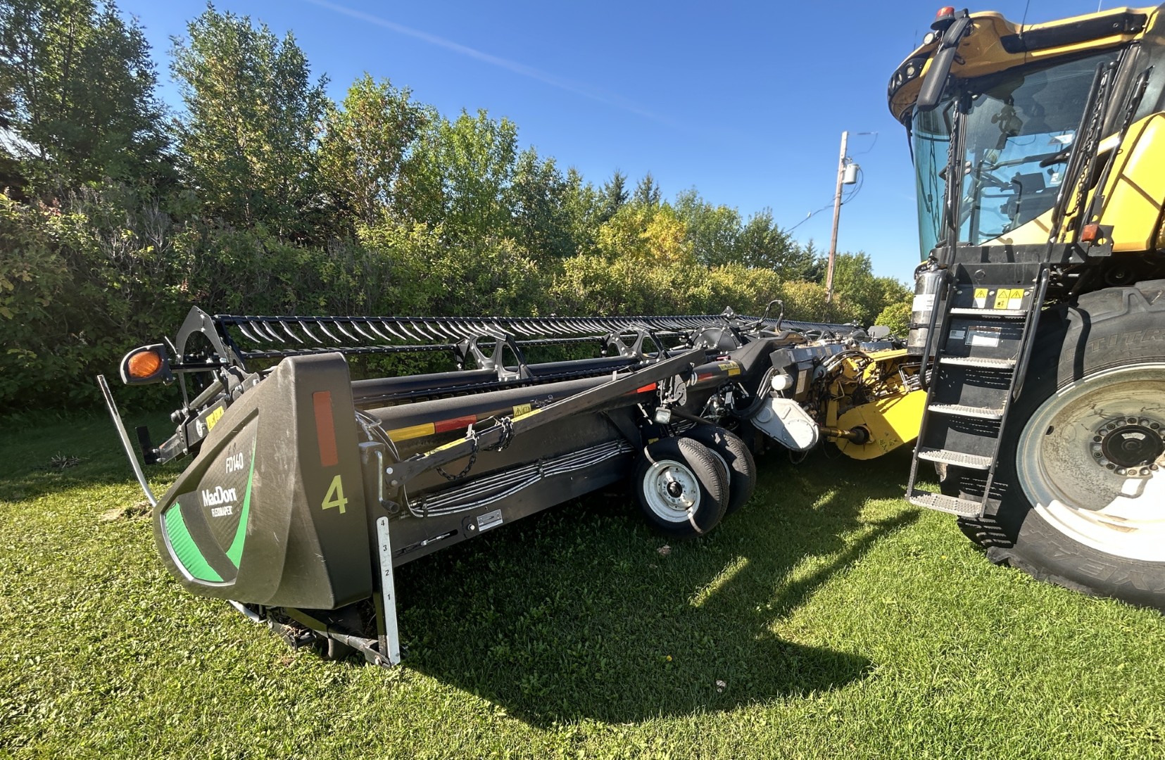 2021 MacDon FD140 Header Draper Flex