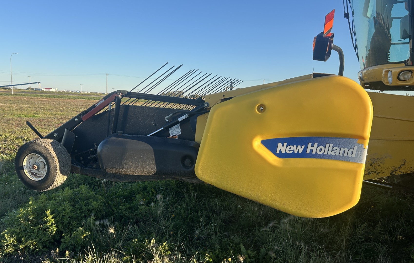 2011 New Holland 790CP Header Pickup