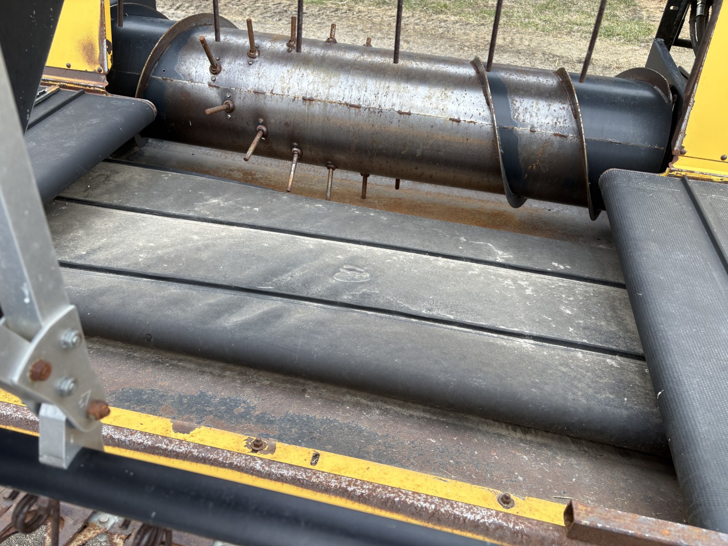 2003 New Holland 94C Header Draper