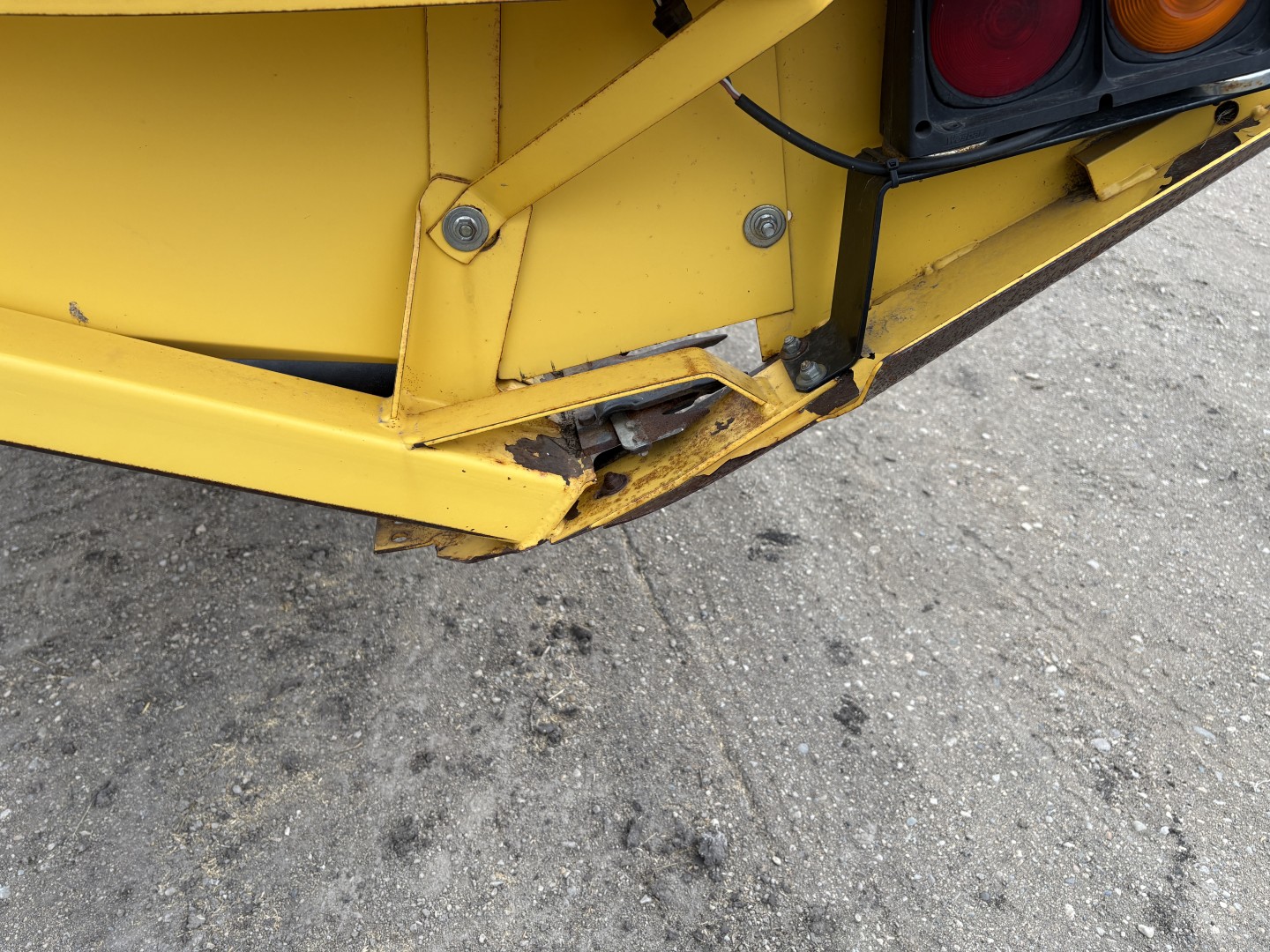 2003 New Holland 94C Header Draper
