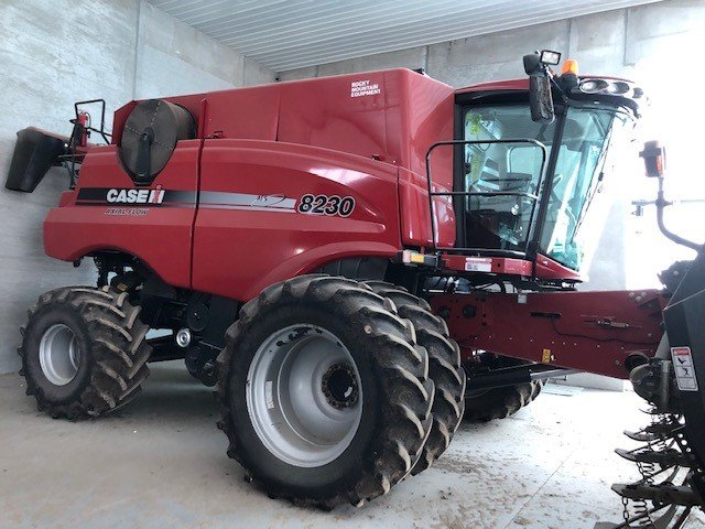 2013 Case 8230 Combine