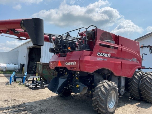 2021 Case 8250 Combine
