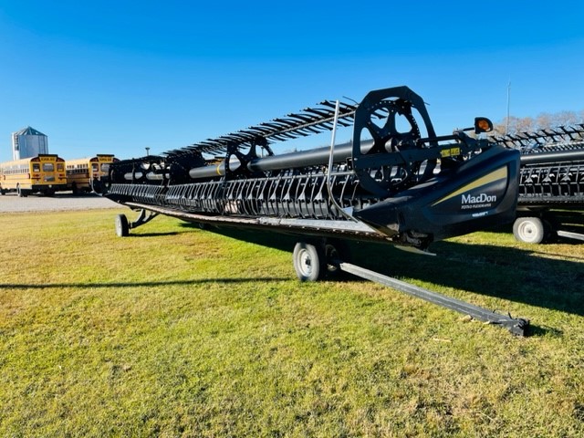 2015 MacDon FD75-40 Header Combine