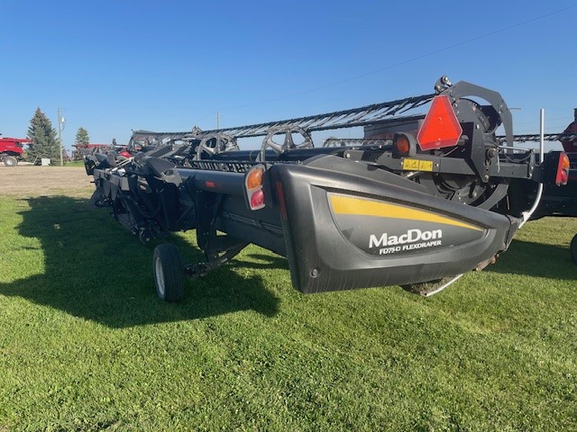 2014 MacDon FD75-40 Header Combine