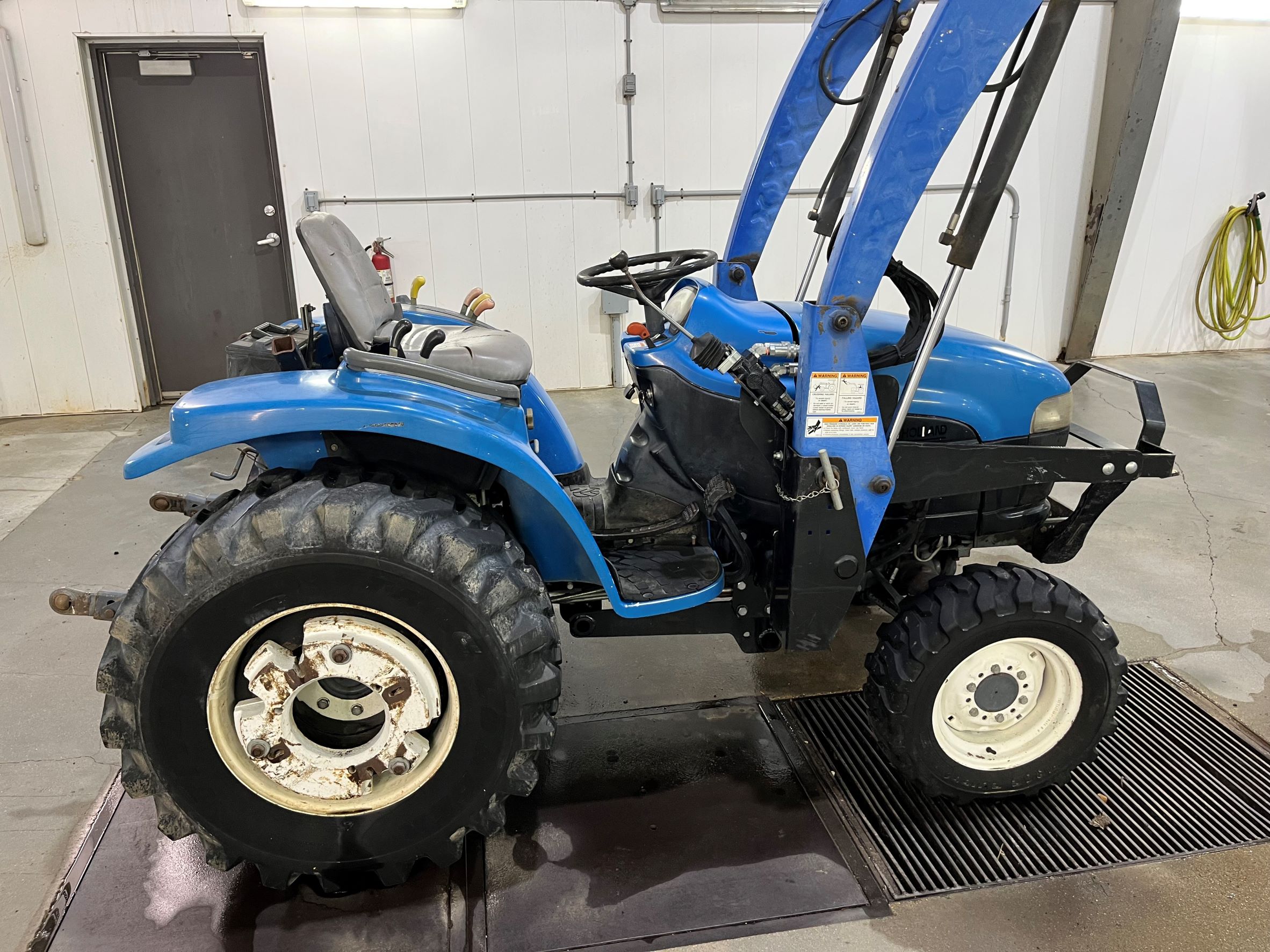 New Holland TC29DA Tractor