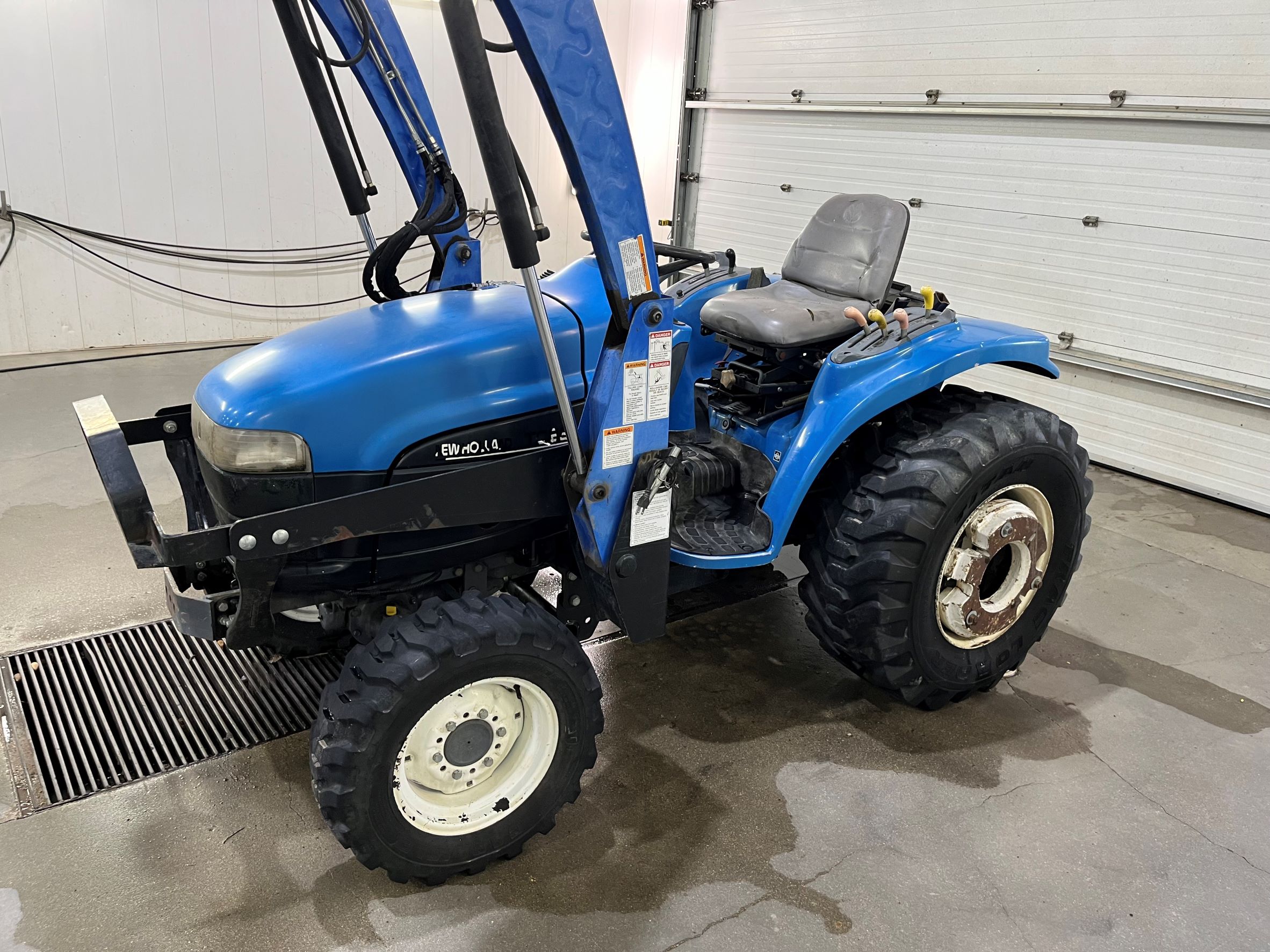 New Holland TC29DA Tractor