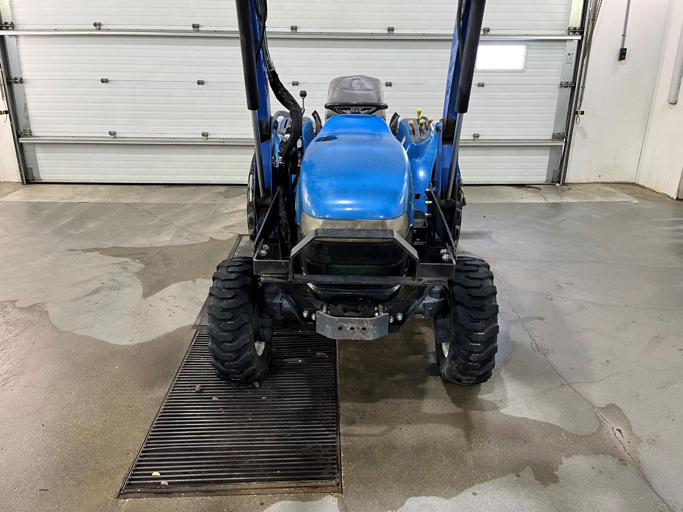 New Holland TC29DA Tractor