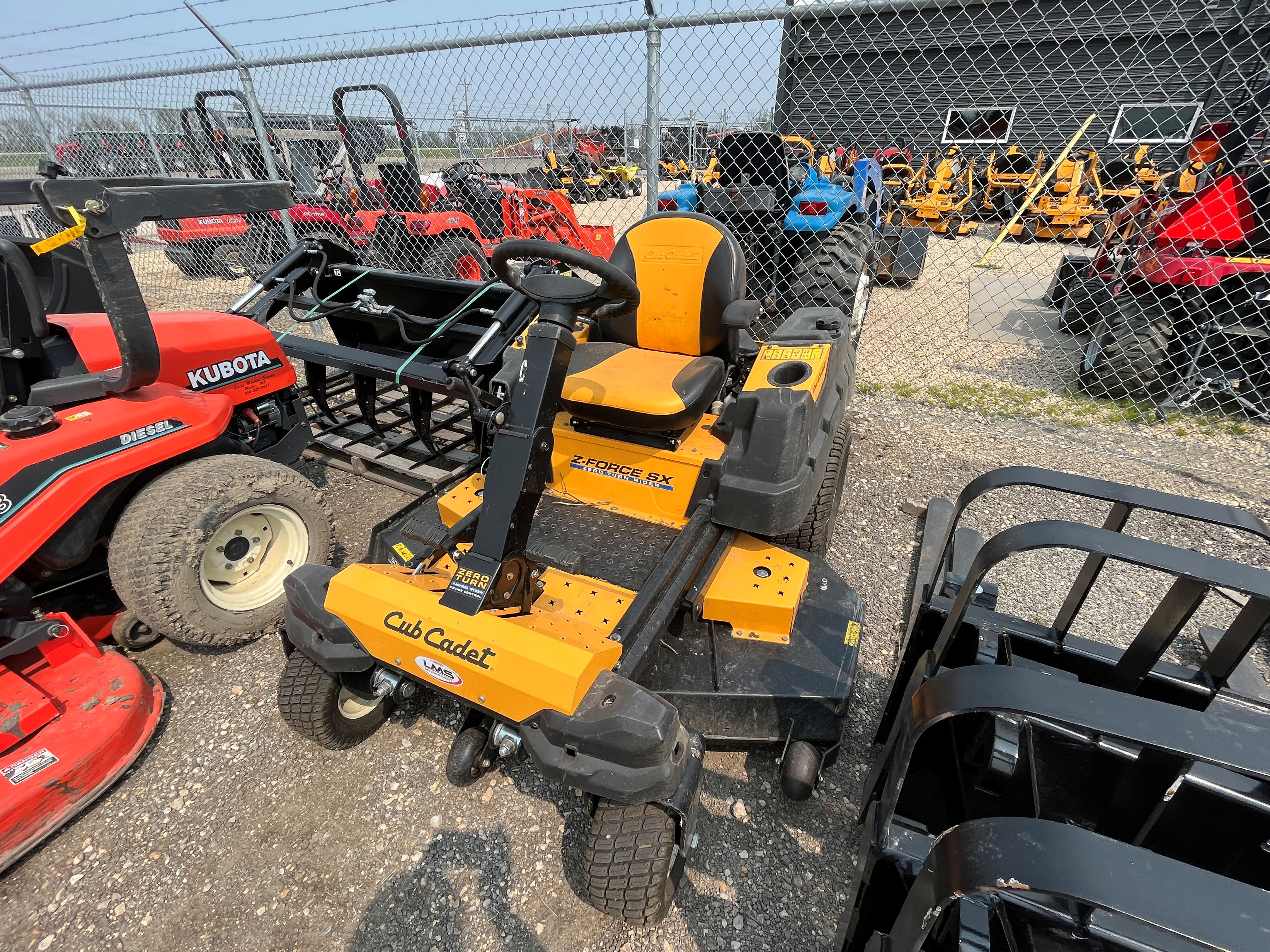 2020 Cub Cadet ZF Com L60 Mower/Zero Turn