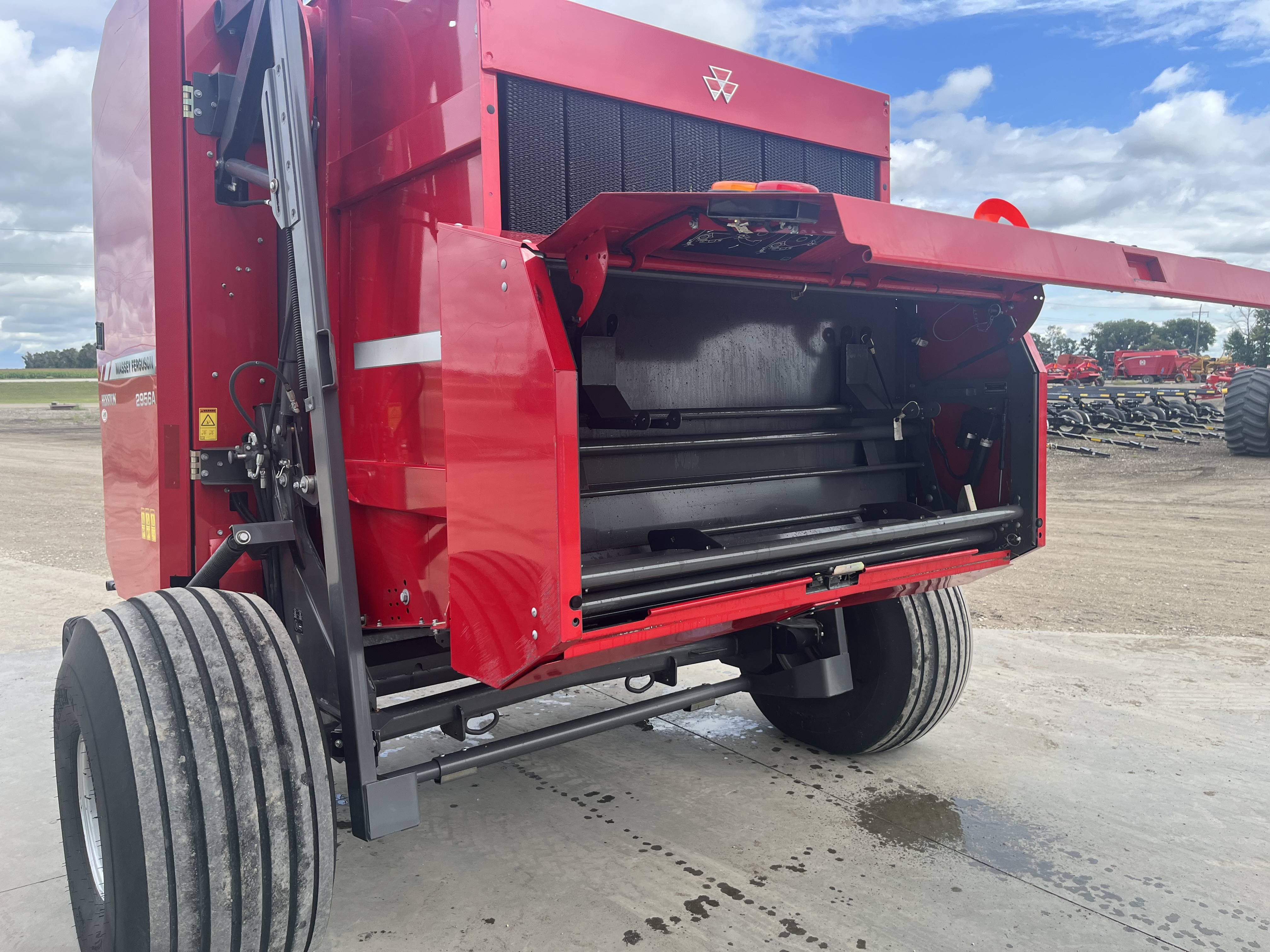 2018 Massey Ferguson 2956 Baler/Round