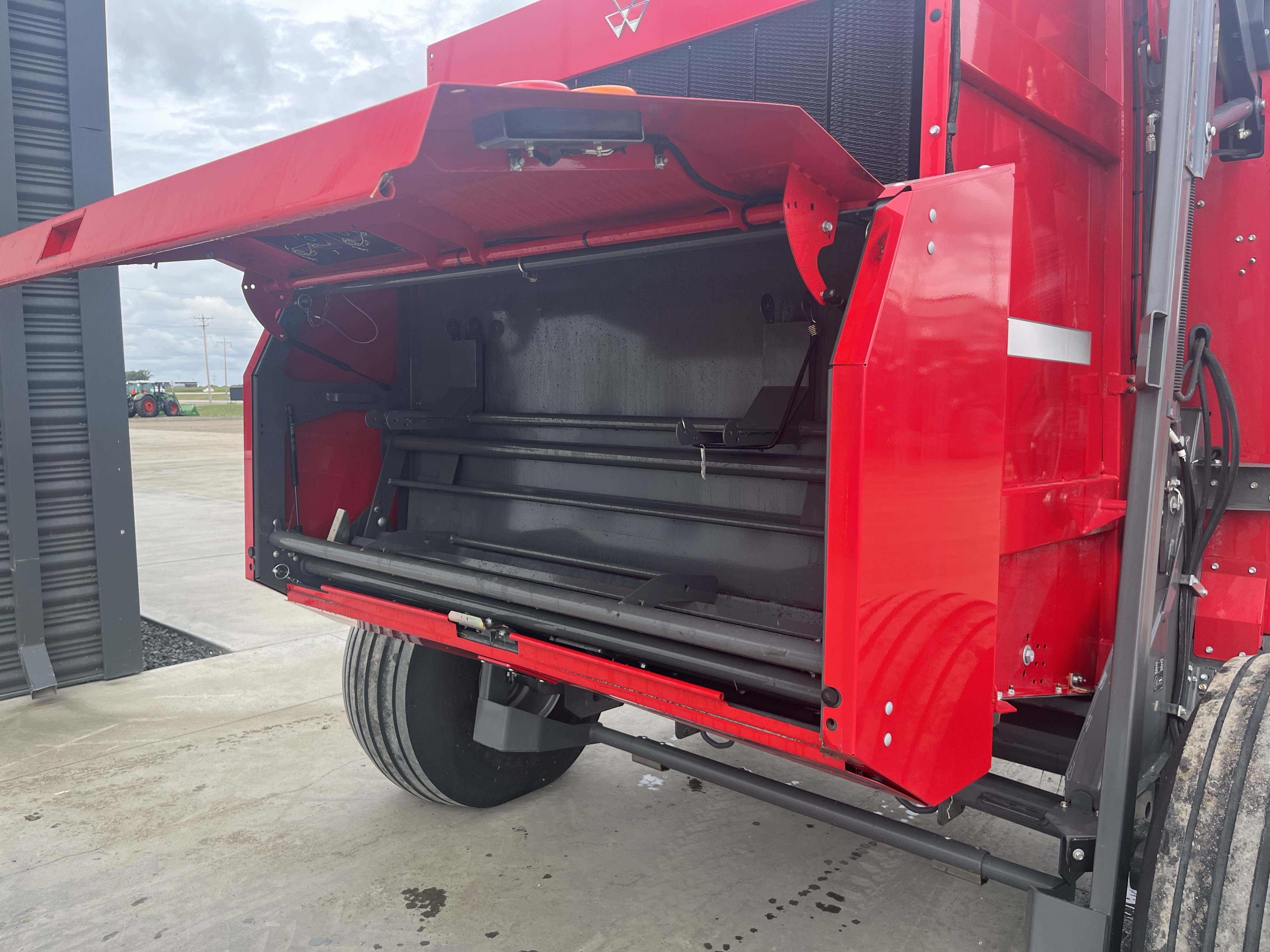 2018 Massey Ferguson 2956 Baler/Round