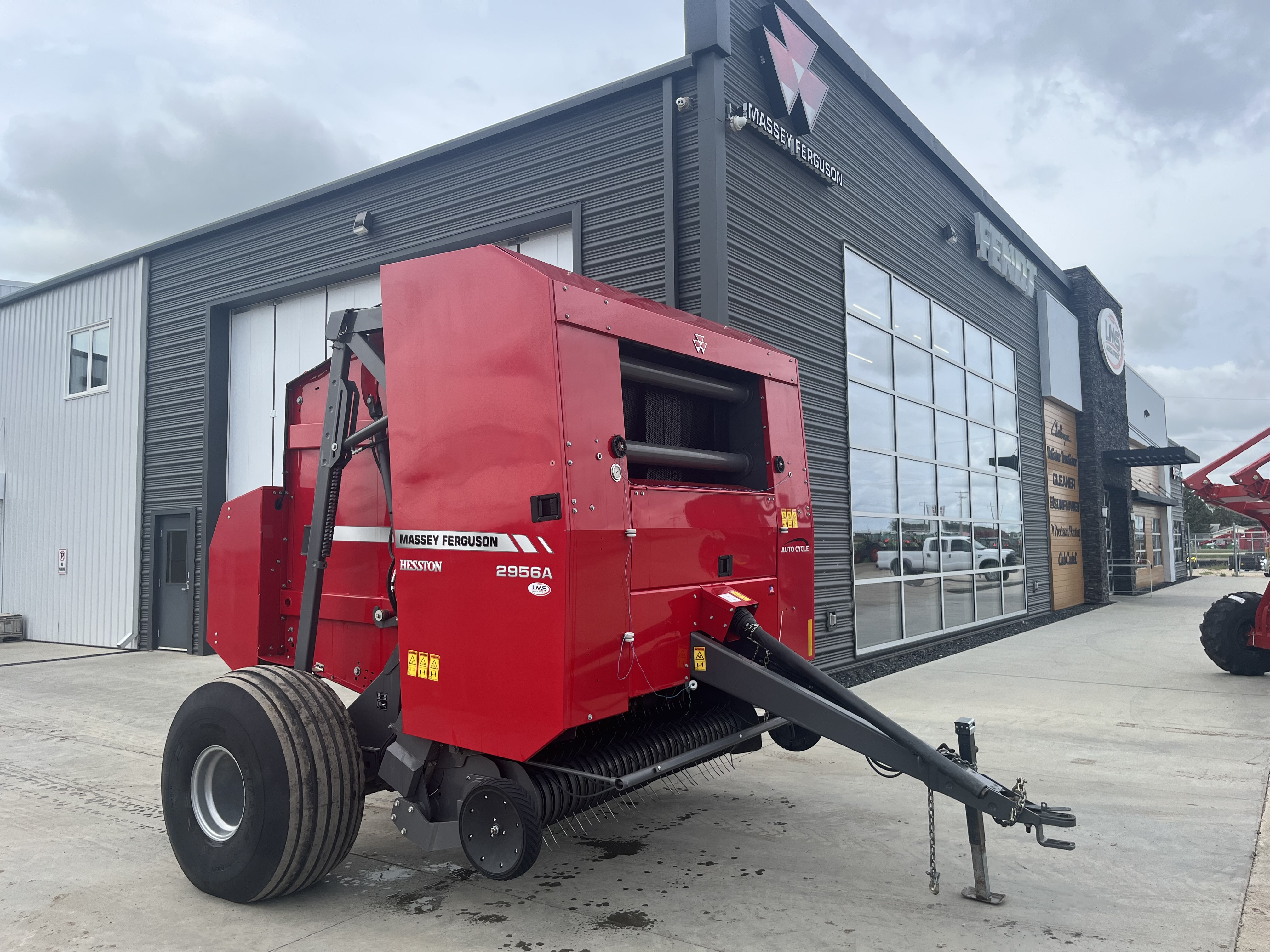 2018 Massey Ferguson 2956 Baler/Round