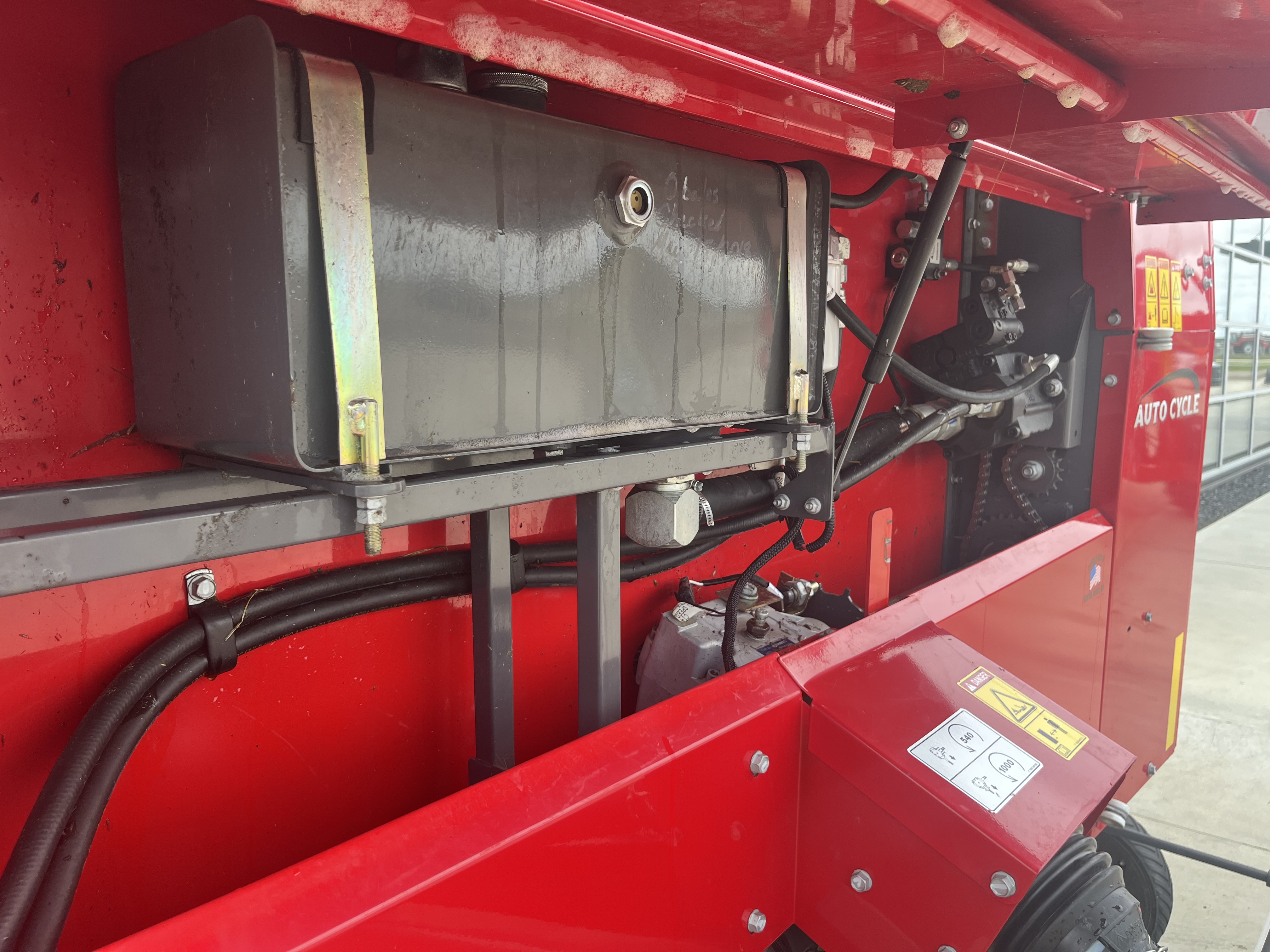 2018 Massey Ferguson 2956 Baler/Round