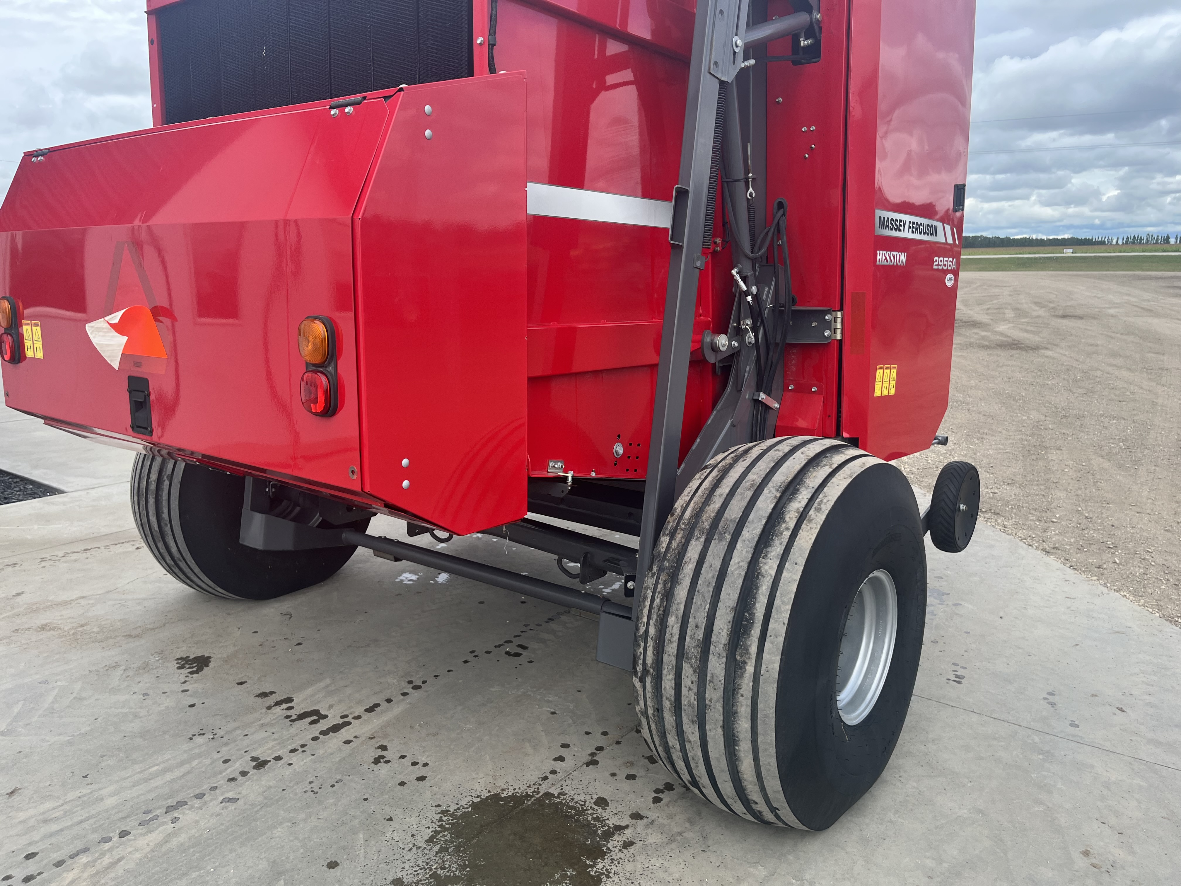 2018 Massey Ferguson 2956 Baler/Round