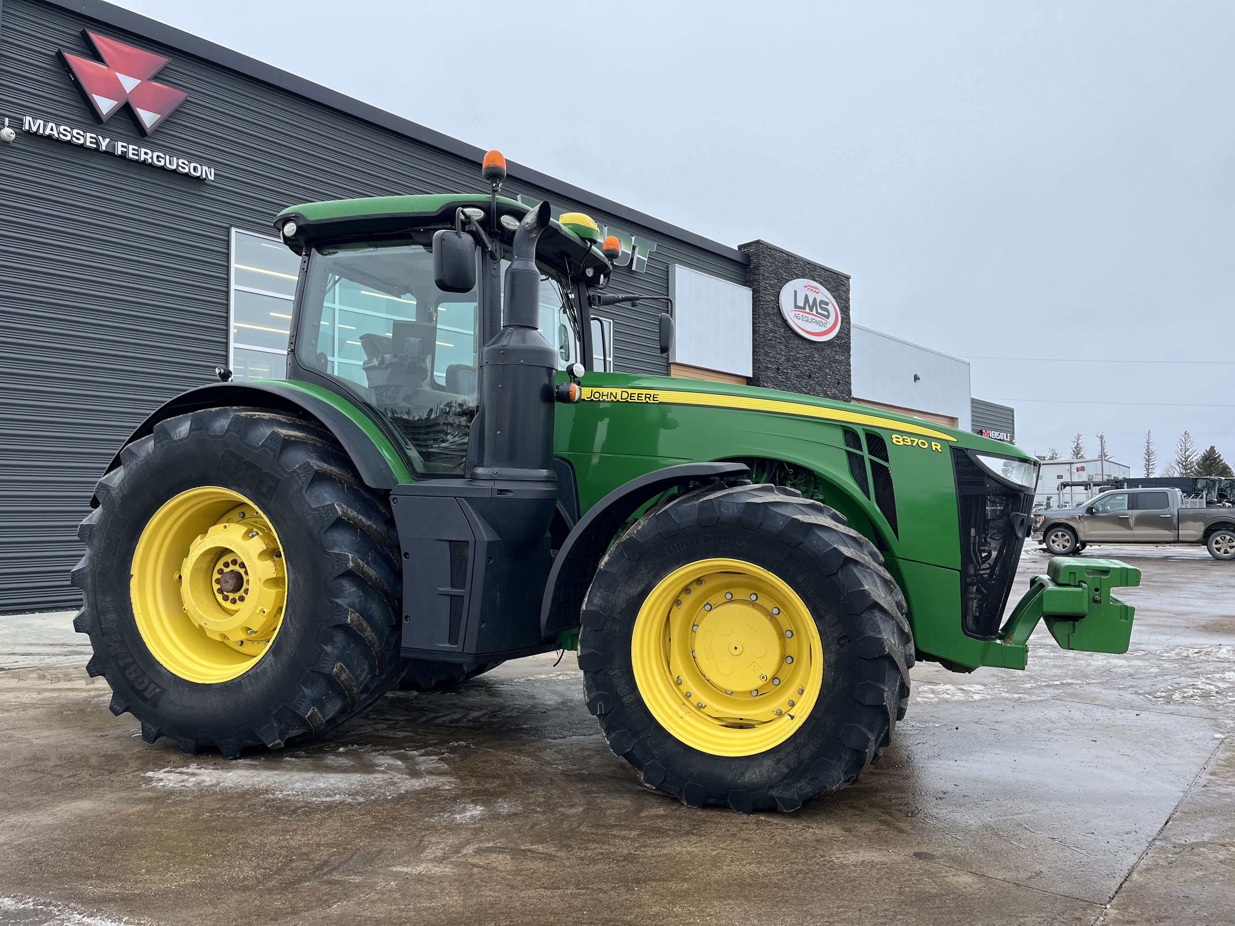 2017 John Deere 8370R Tractor