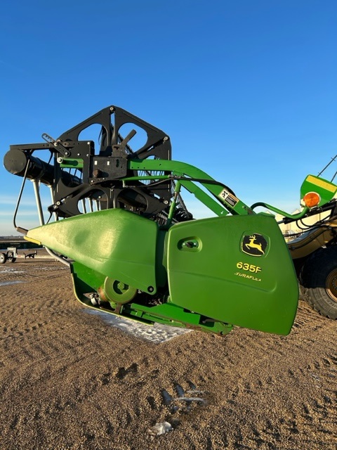 2006 John Deere 635F Header Combine